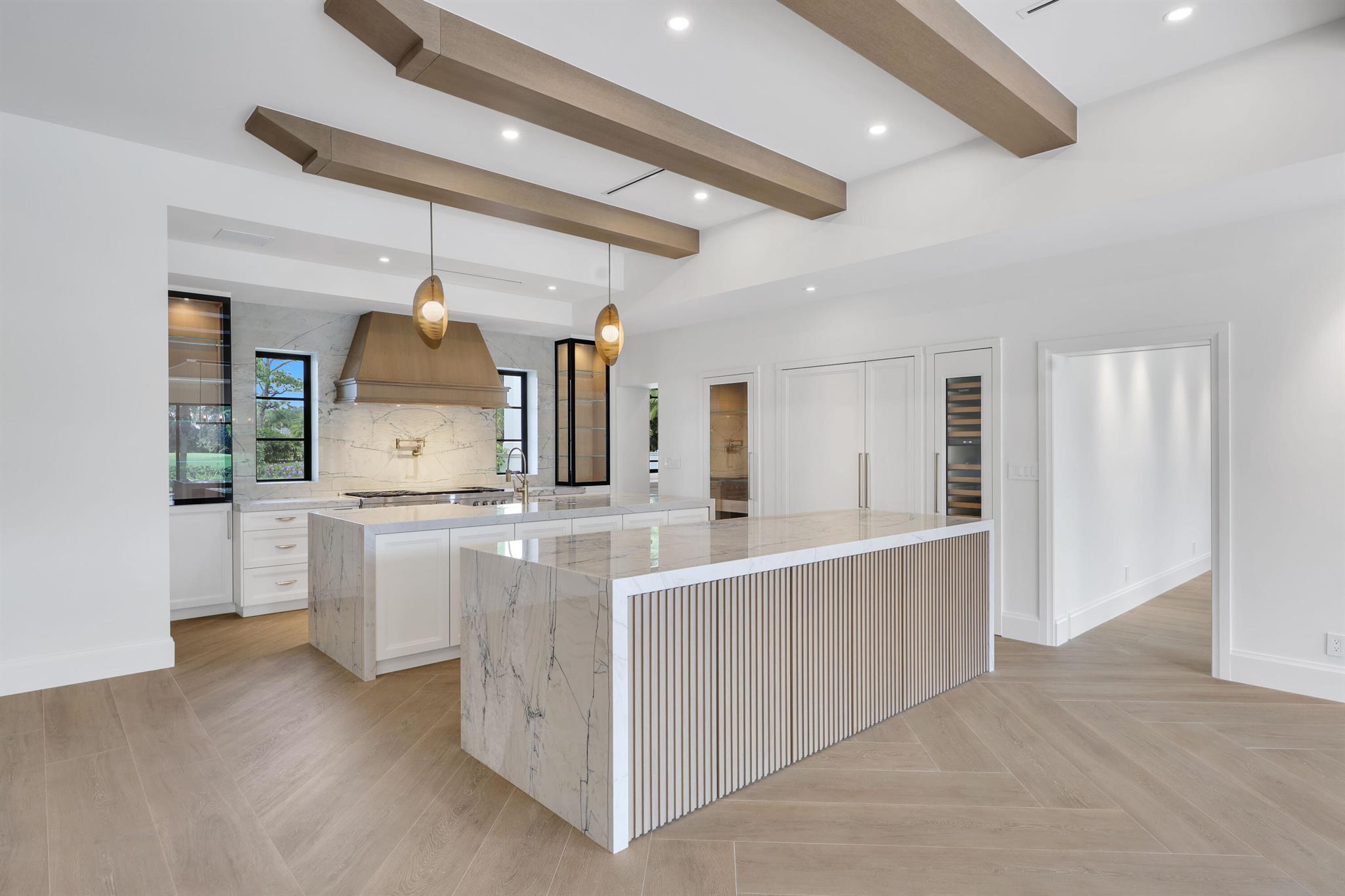 PAR CLUB CIRCLE UNIT 3 B - Residential