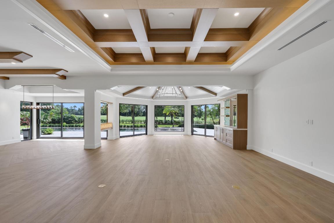 PAR CLUB CIRCLE UNIT 3 B VILLAGE OF GOLF ON AM-98 - Residential