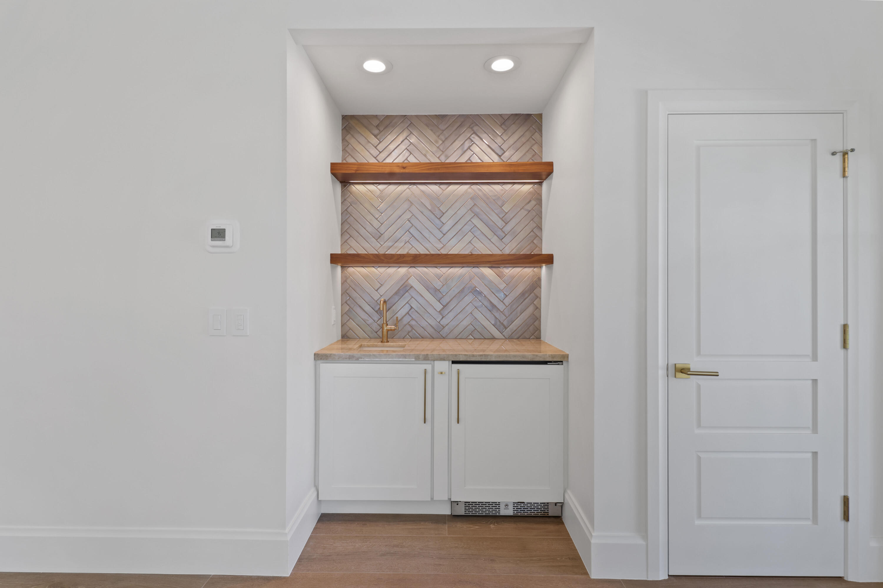 PAR CLUB CIRCLE UNIT 3 B VILLAGE OF GOLF ON AM-98 - Residential