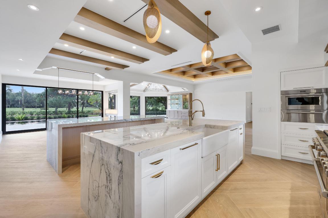 PAR CLUB CIRCLE UNIT 3 B VILLAGE OF GOLF ON AM-98 - Residential