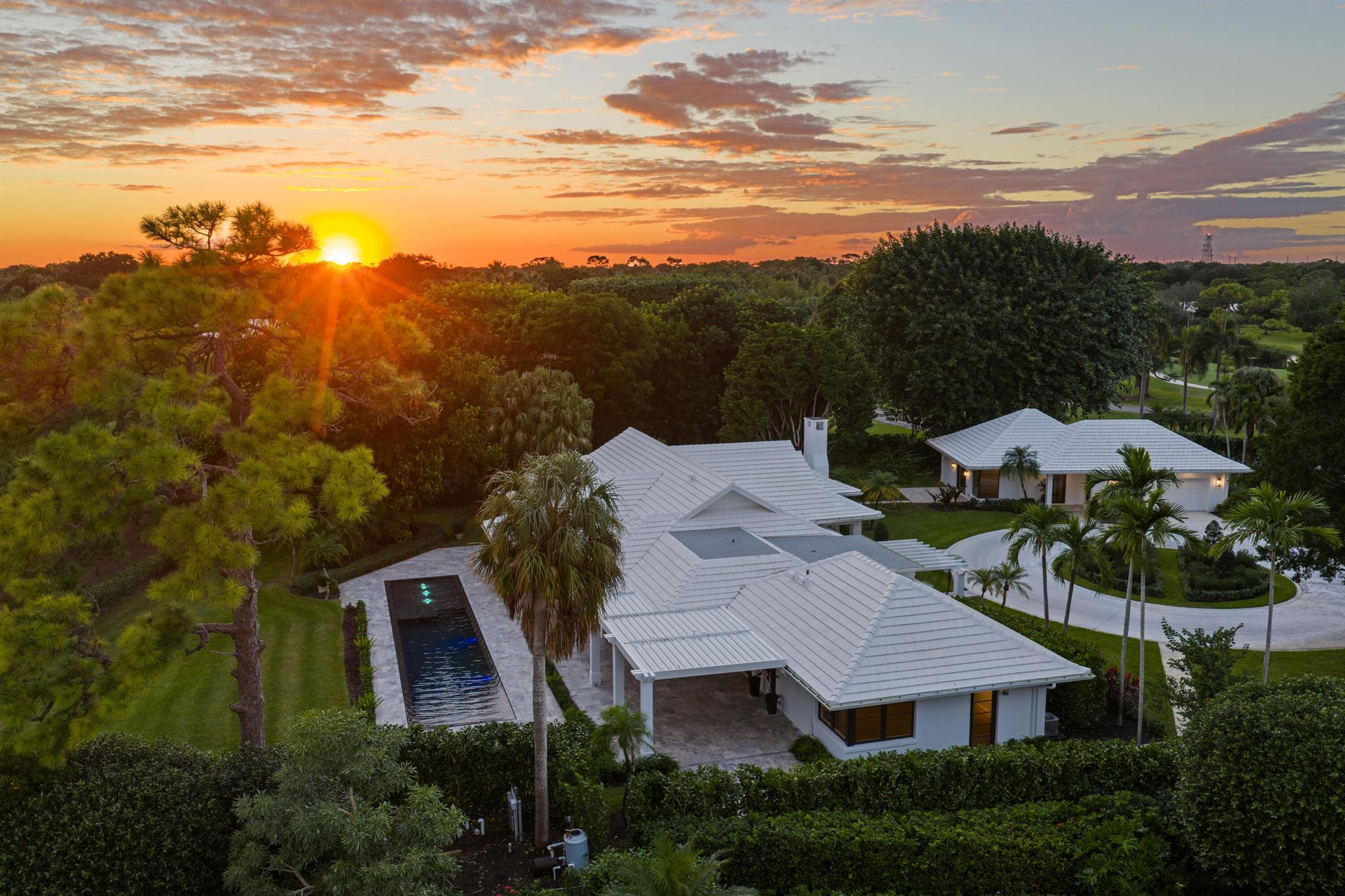 PAR CLUB CIRCLE UNIT 3 B - Residential