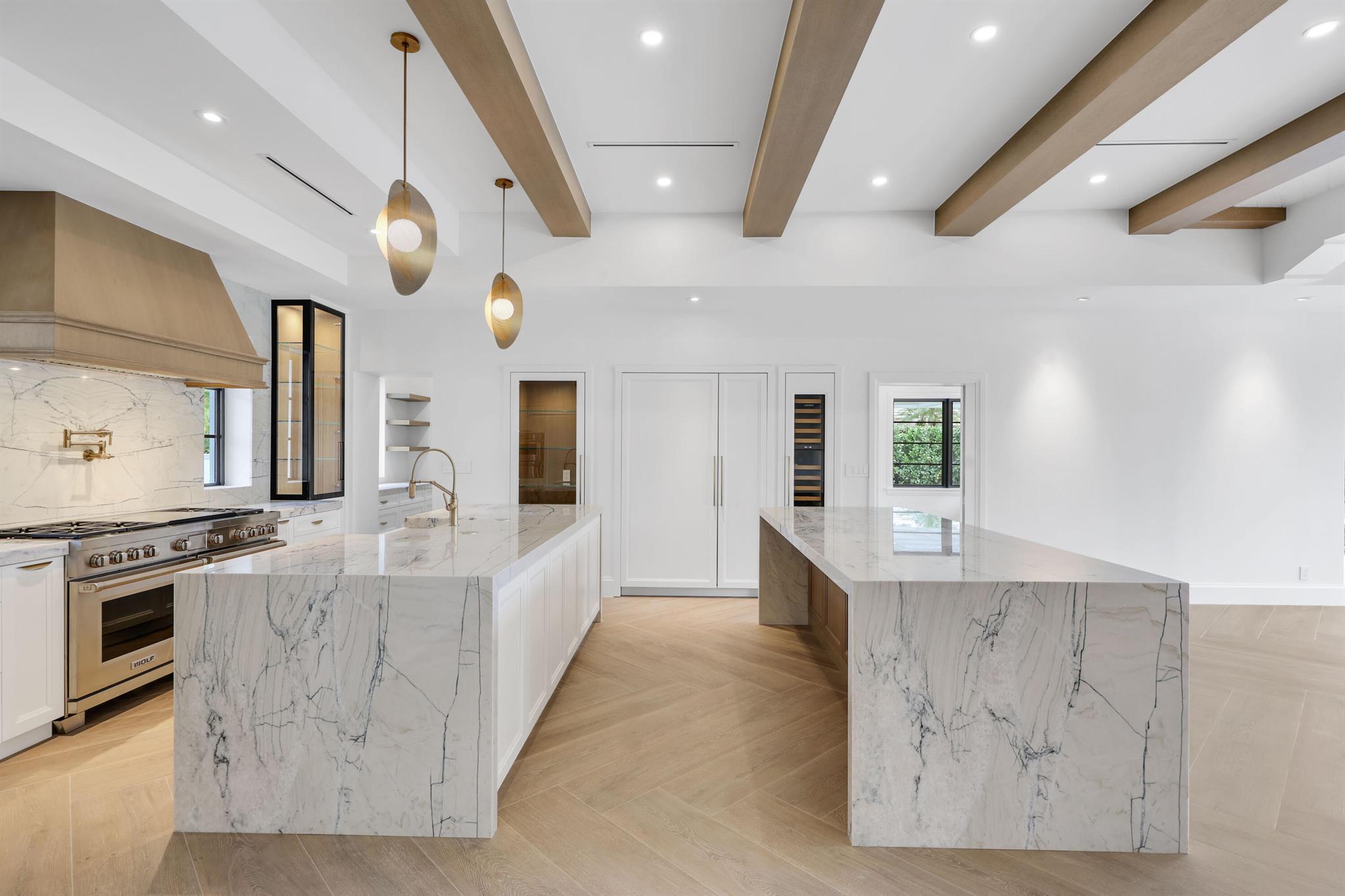 PAR CLUB CIRCLE UNIT 3 B - Residential