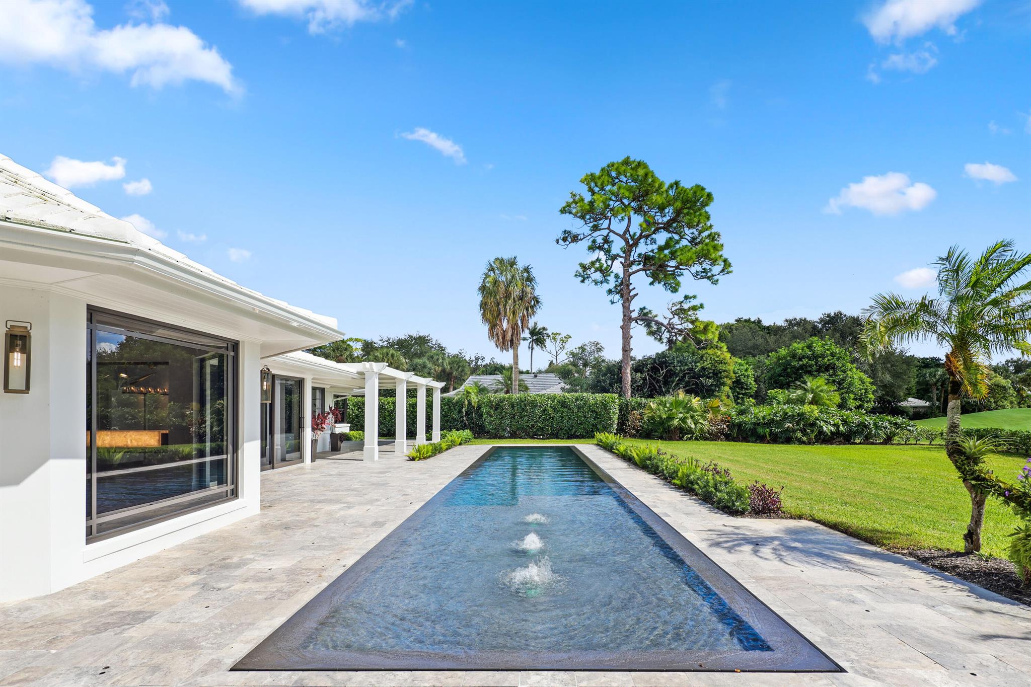 PAR CLUB CIRCLE UNIT 3 B - Residential