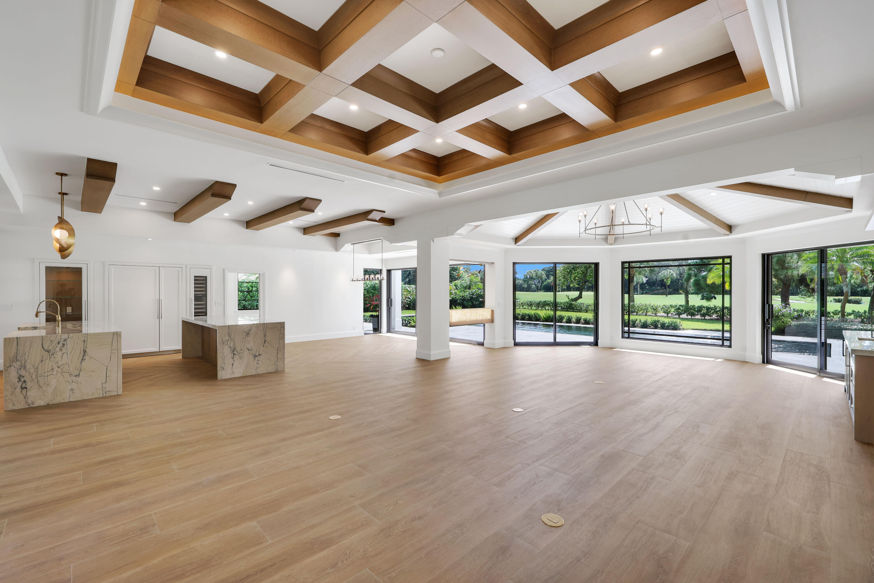 PAR CLUB CIRCLE UNIT 3 B VILLAGE OF GOLF ON AM-98 - Residential