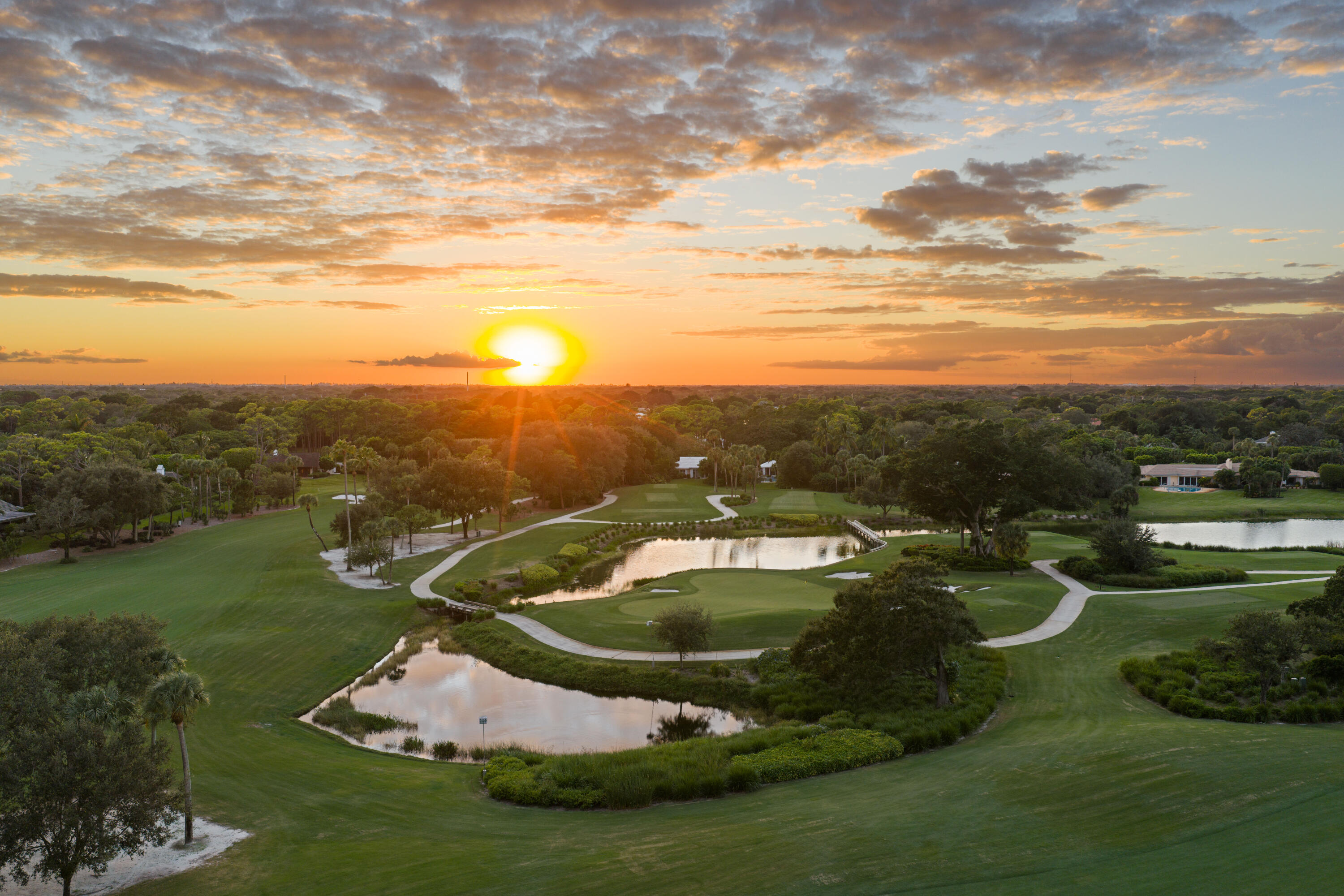 PAR CLUB CIRCLE UNIT 3 B VILLAGE OF GOLF ON AM-98 - Residential