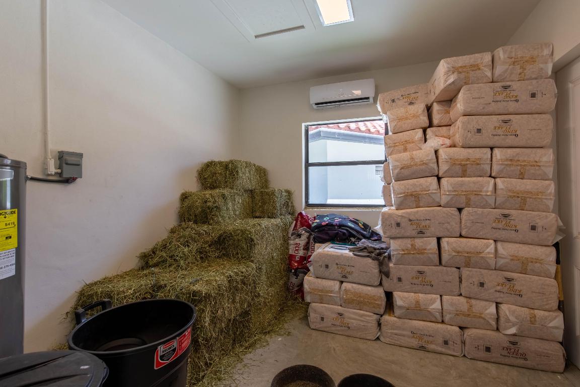 SADDLE TRAIL PARK OF WELLINGTON - Land