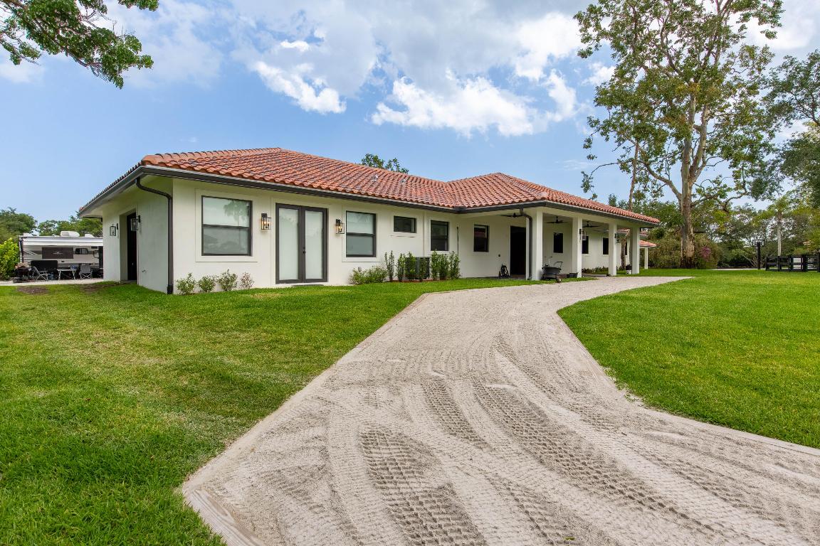 SADDLE TRAIL PARK OF WELLINGTON - Land