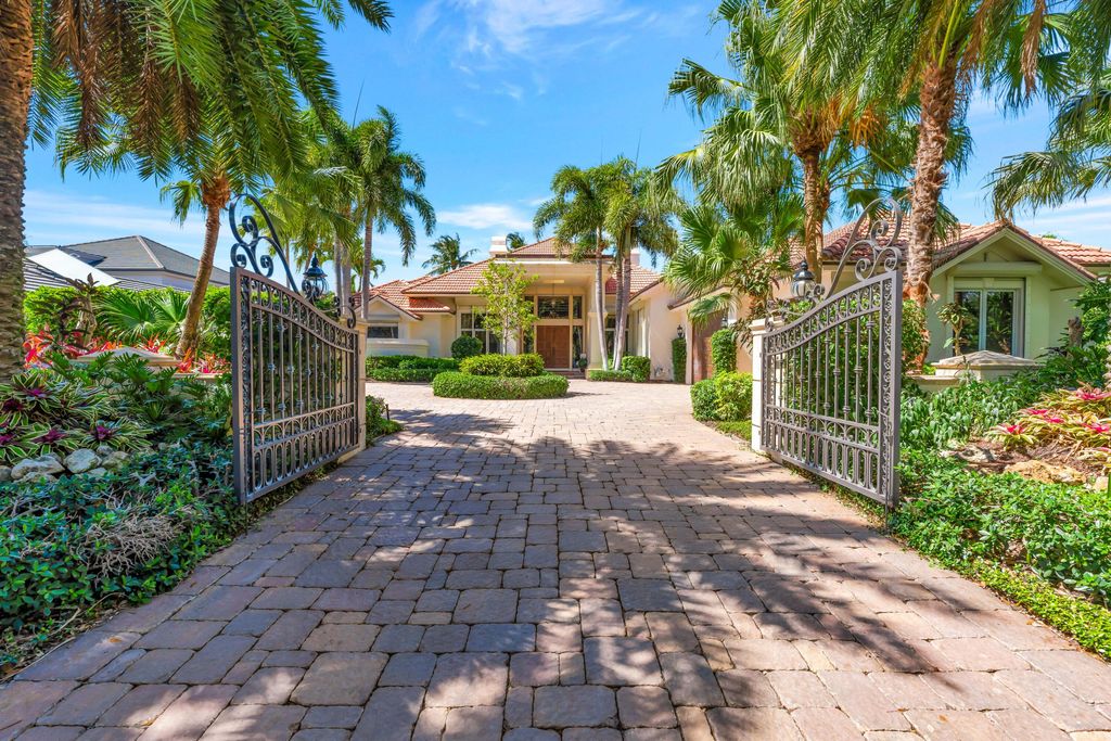 Photo of 416 Mariner Drive, Jupiter, FL 33477 (MLS # B26031234)