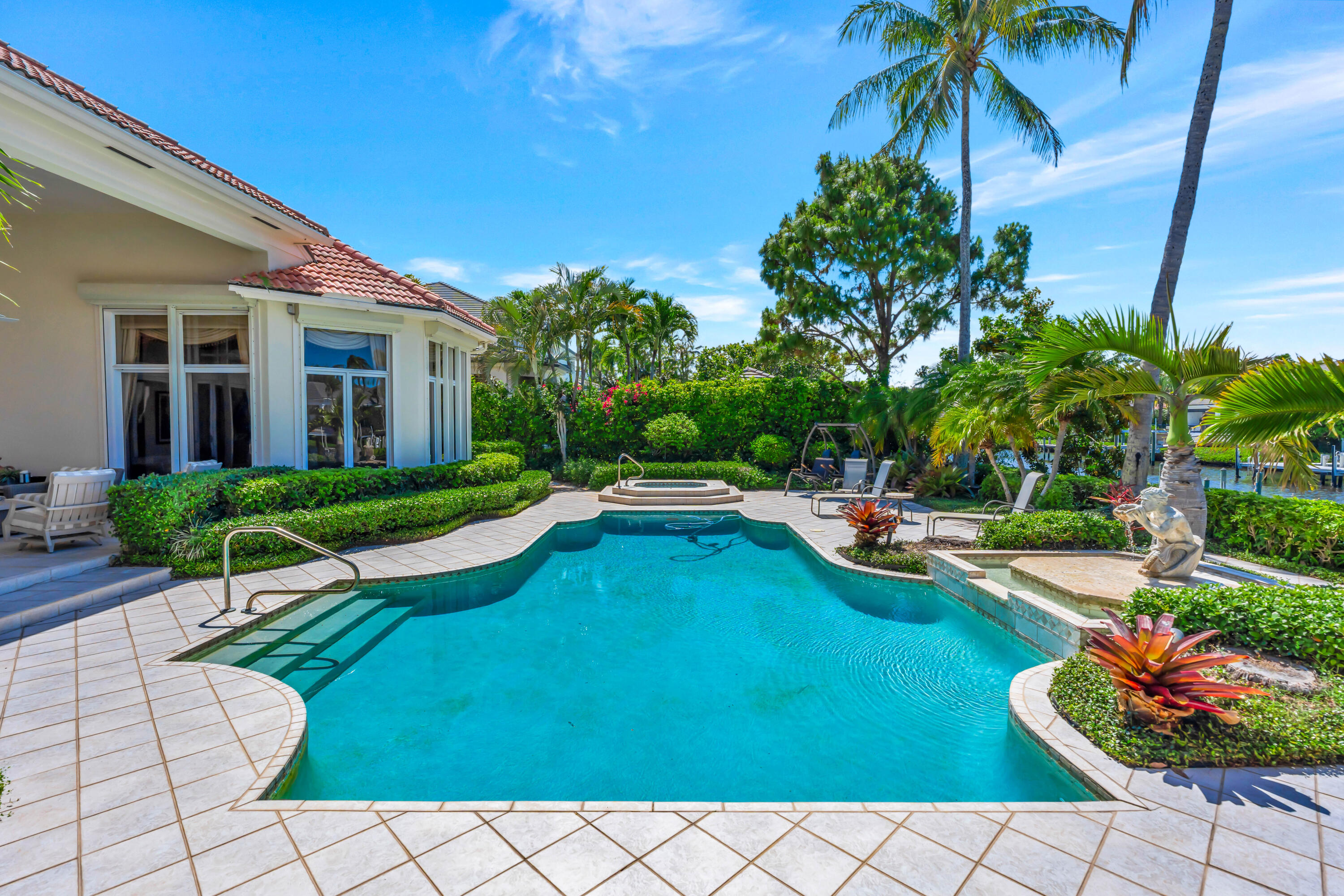 Admirals Cove - Residential