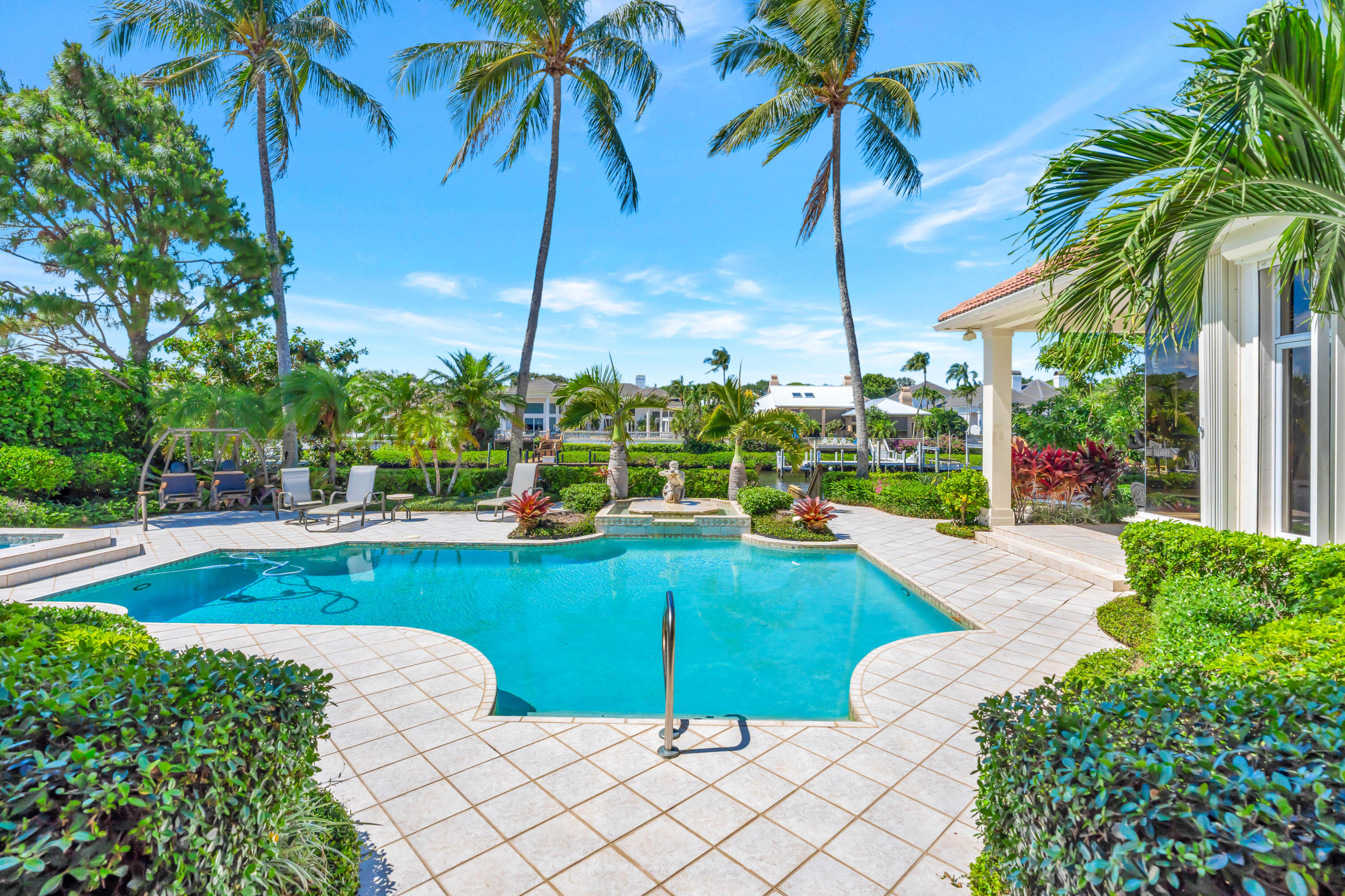Admirals Cove - Residential