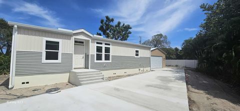 1757 12th Ct N Lake Worth Beach FL 33460