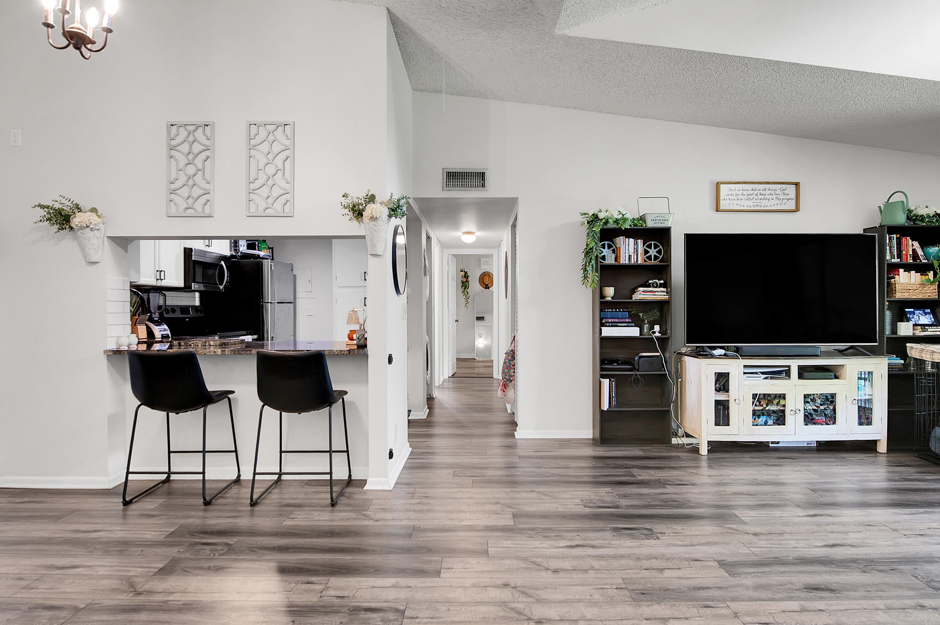 Properties 1009 GREEN PINE Boulevard F3
