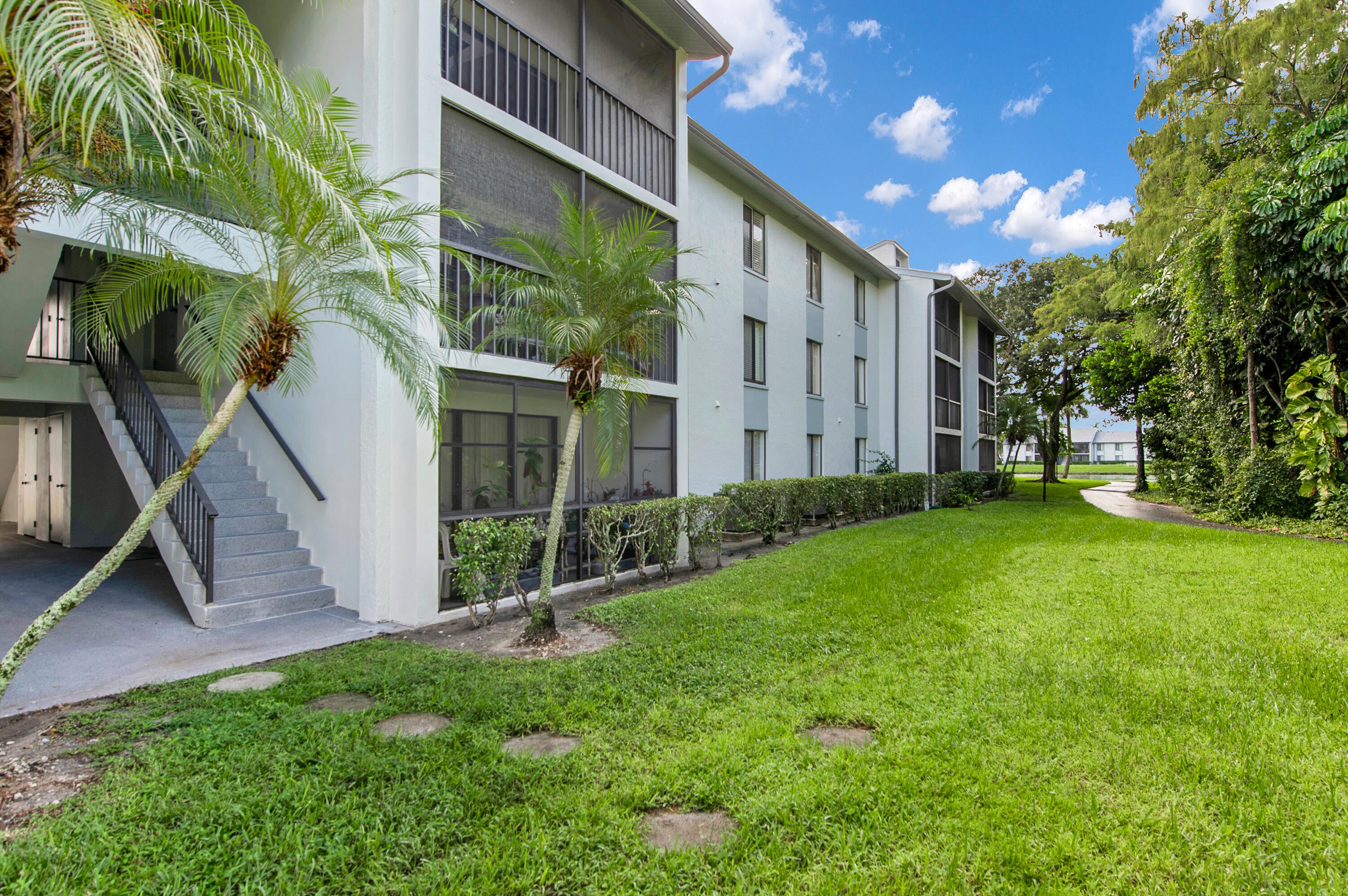 Properties 1009 GREEN PINE Boulevard F3