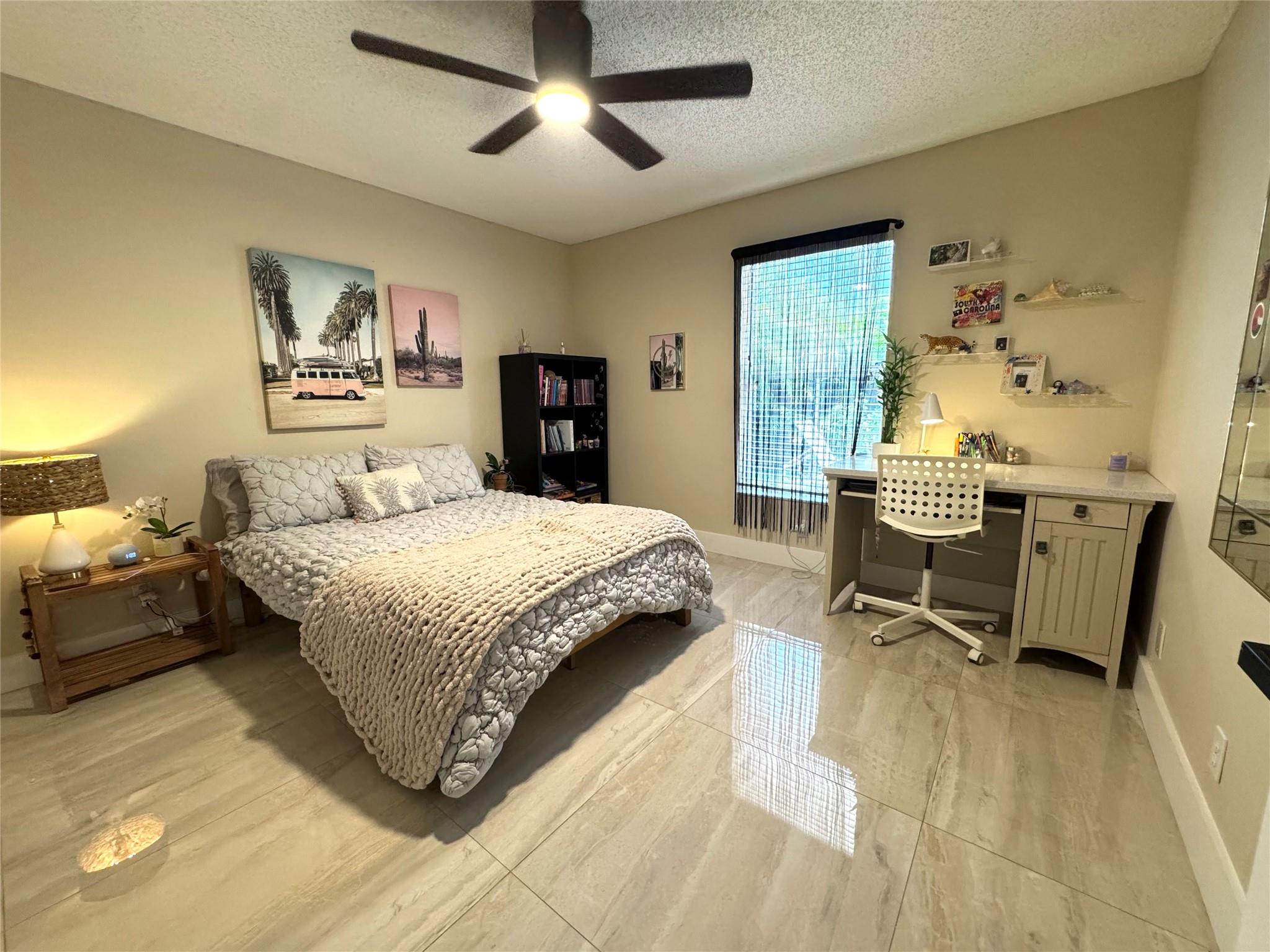6313 Shinnecock Ln