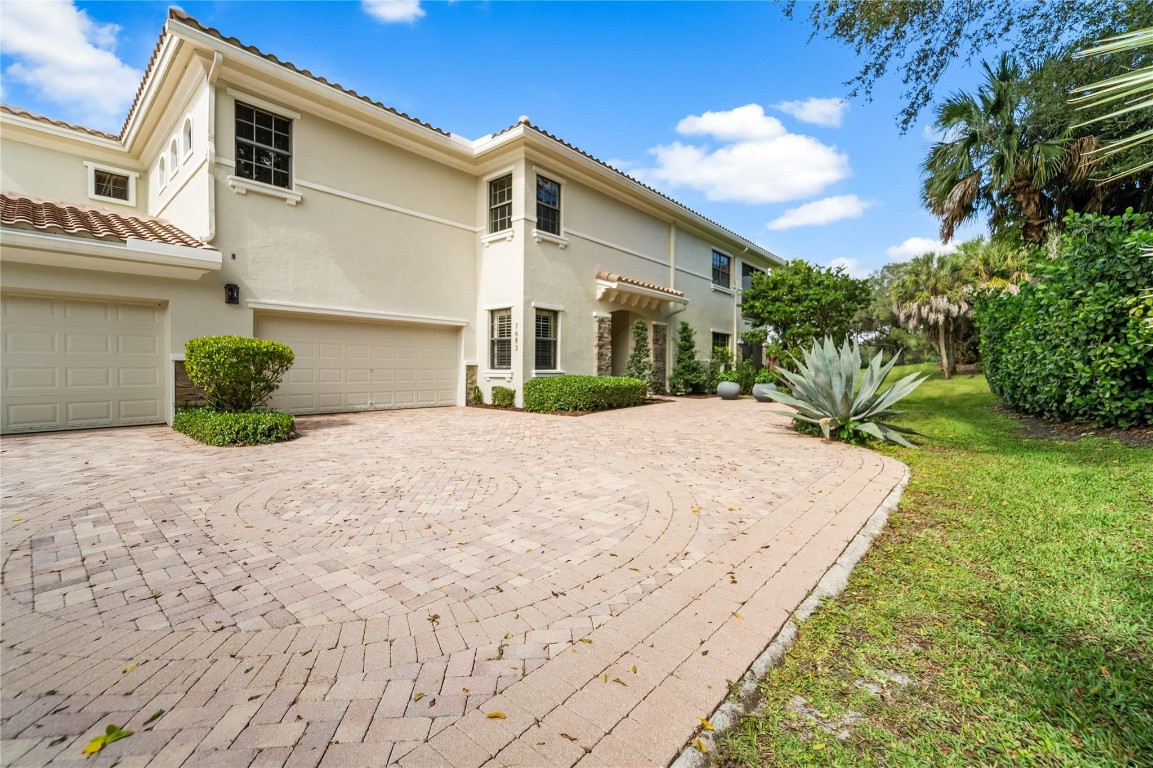 PARKLAND - CASERAS - Residential