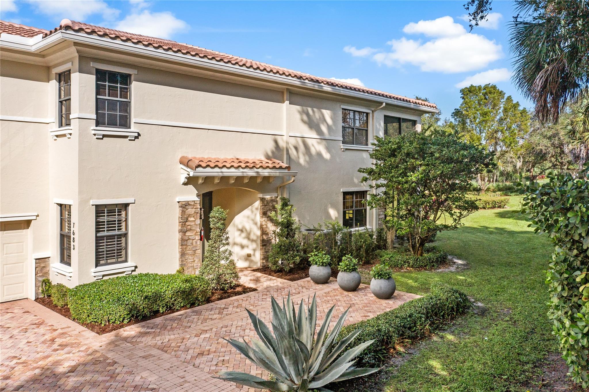 PARKLAND - CASERAS - Residential