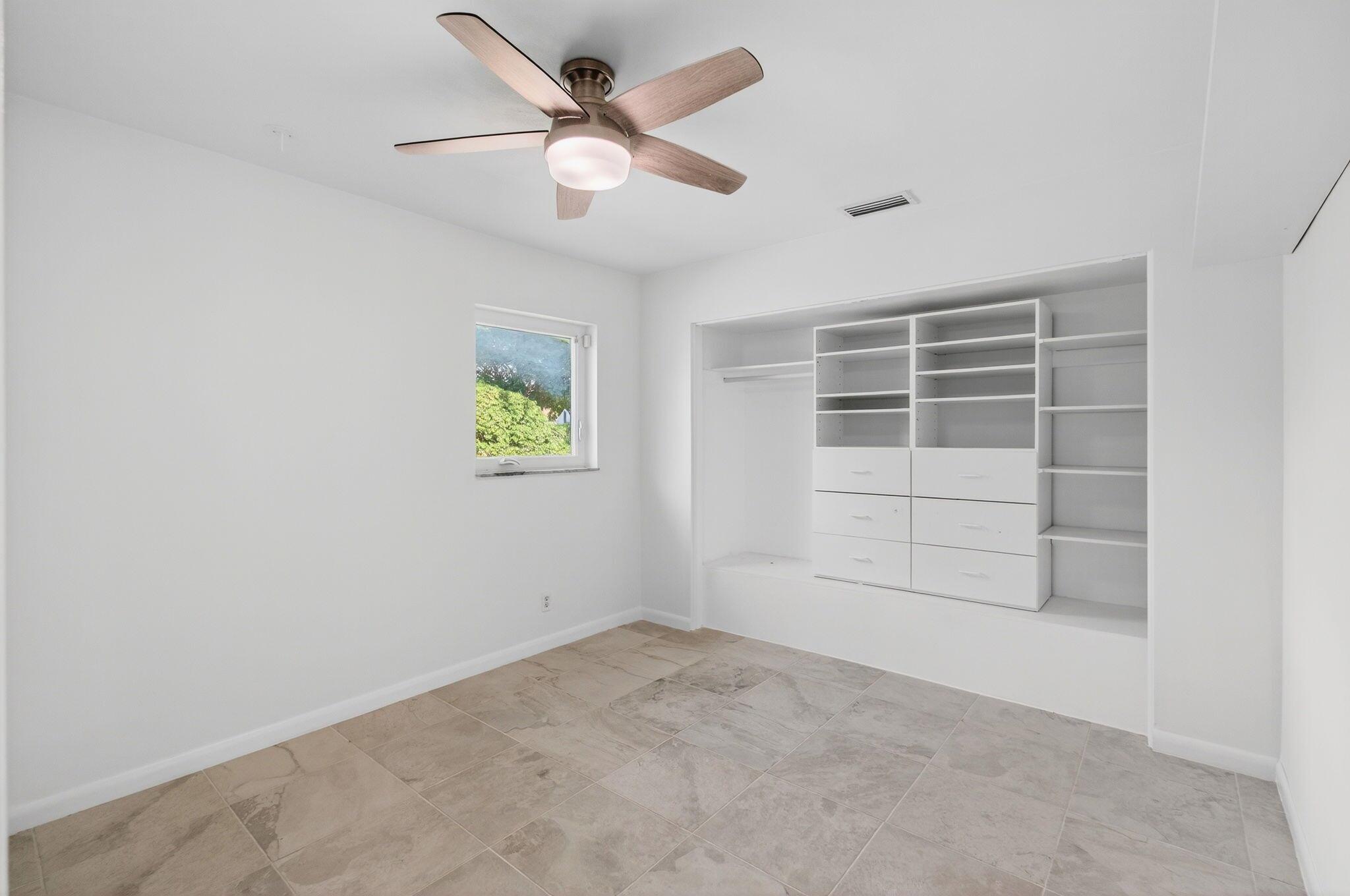 COUNTRY CLUB VILLAGE SEC - Residential Lease