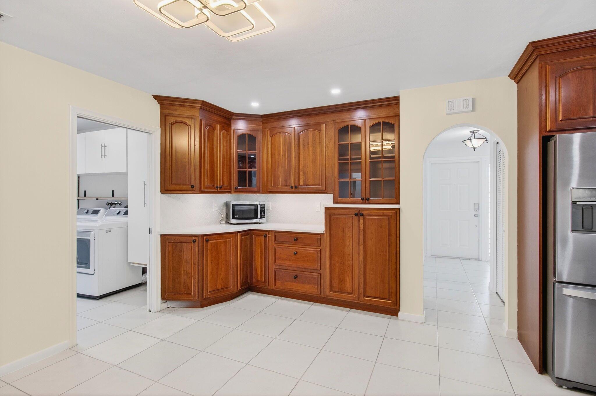 COUNTRY CLUB VILLAGE SEC - Residential Lease