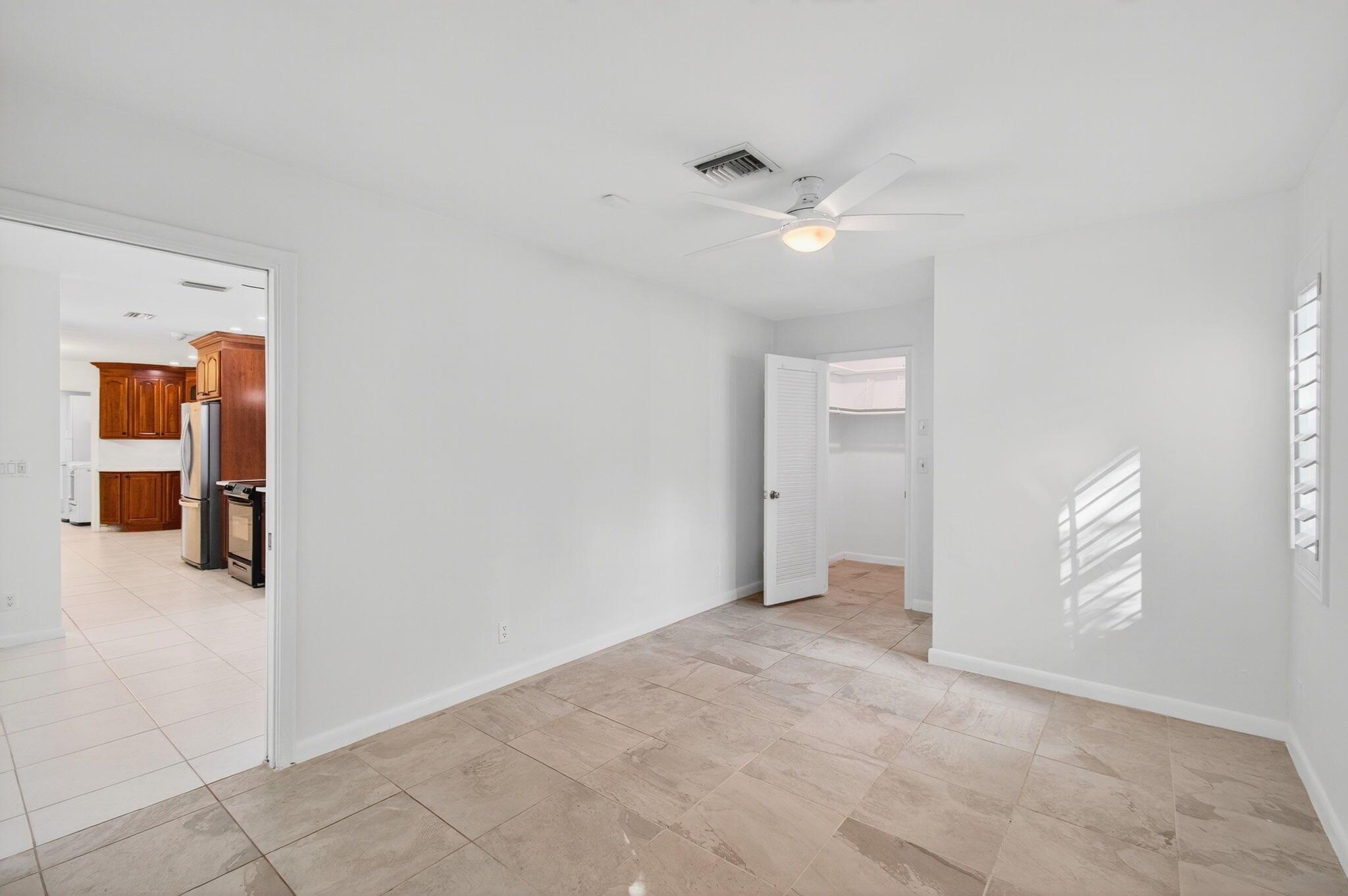 COUNTRY CLUB VILLAGE SEC - Residential Lease