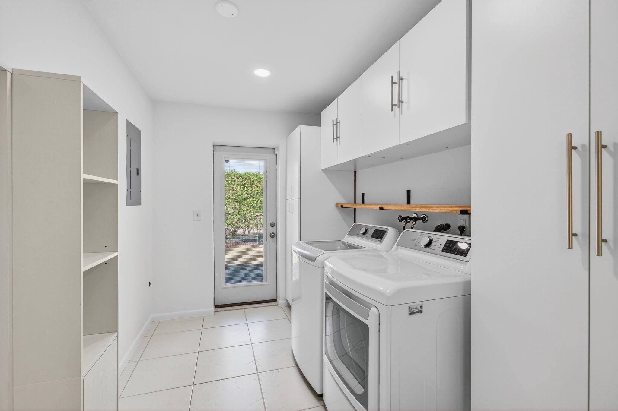 COUNTRY CLUB VILLAGE SEC - Residential Lease