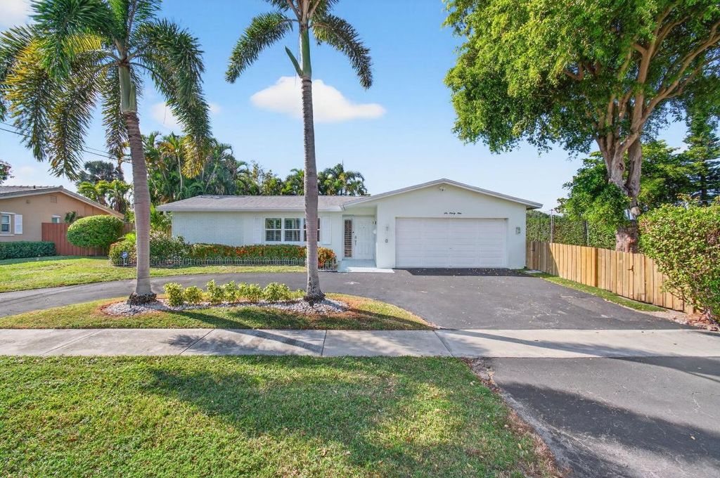 Photo of 699 NW 16th Avenue, Boca Raton, FL 33486 (MLS # R11141945)