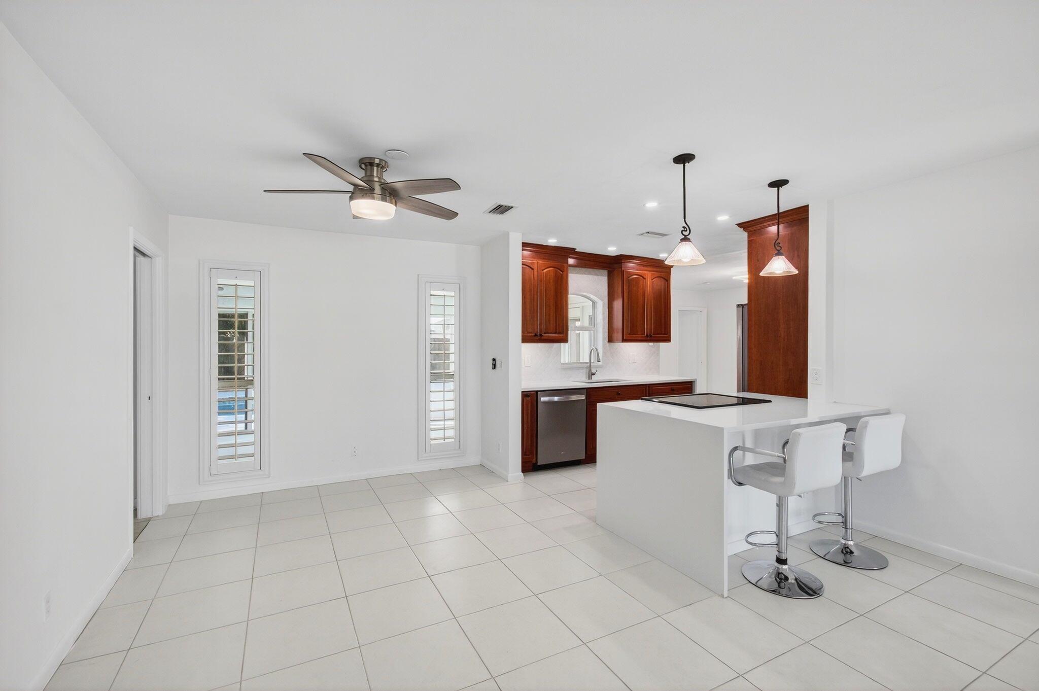 COUNTRY CLUB VILLAGE SEC - Residential Lease