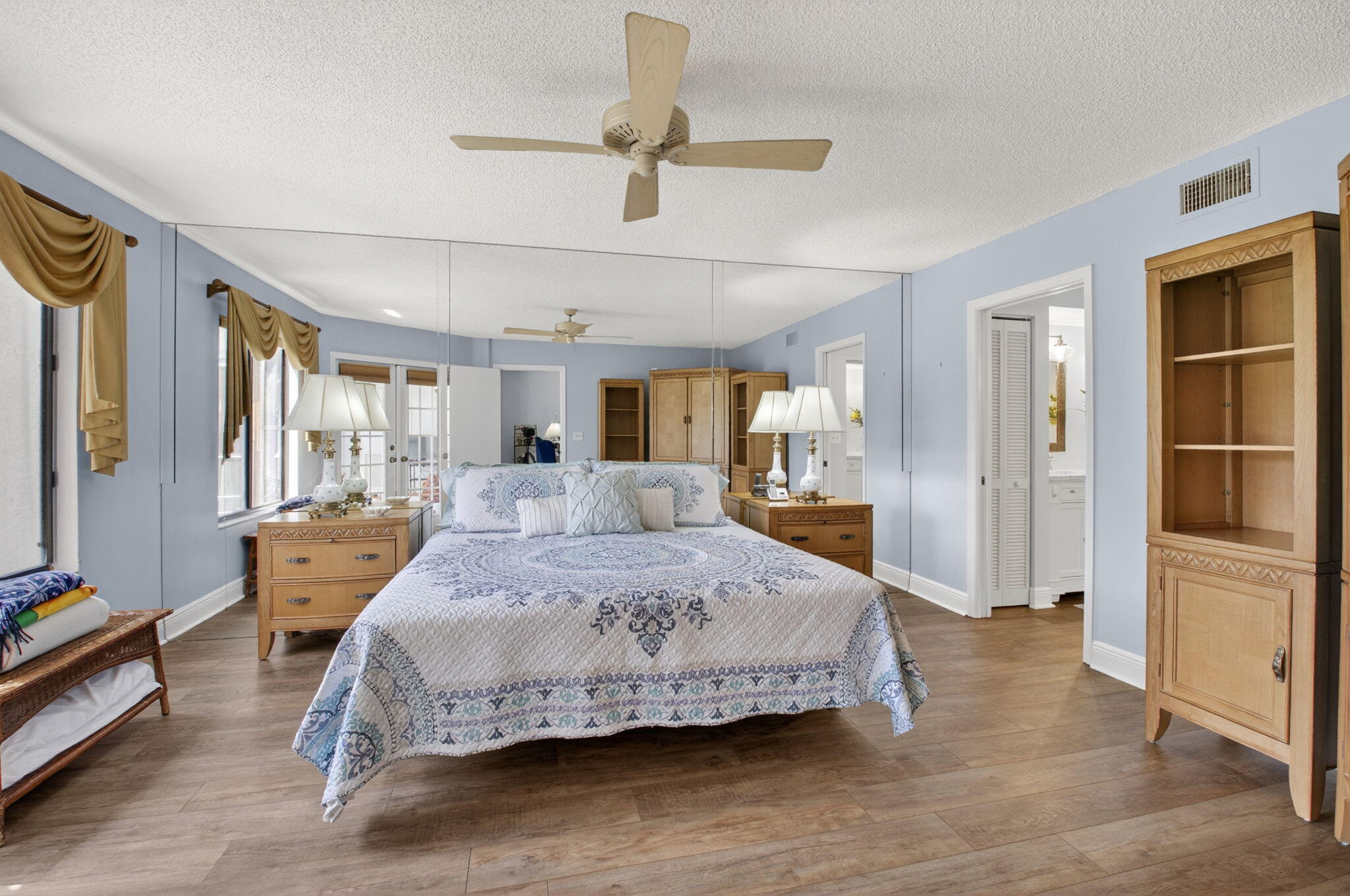 GLENEAGLES CONDO IV - Residential