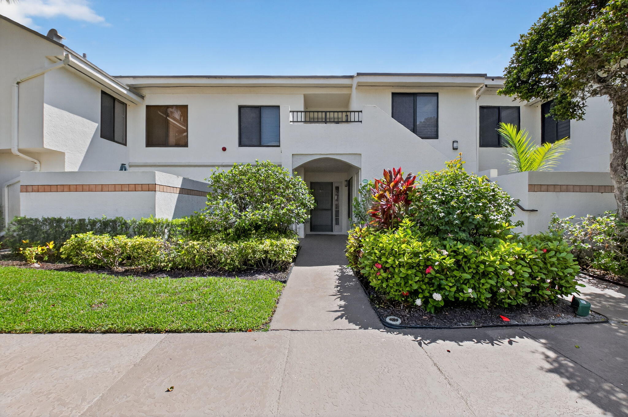 GLENEAGLES CONDO IV - Residential