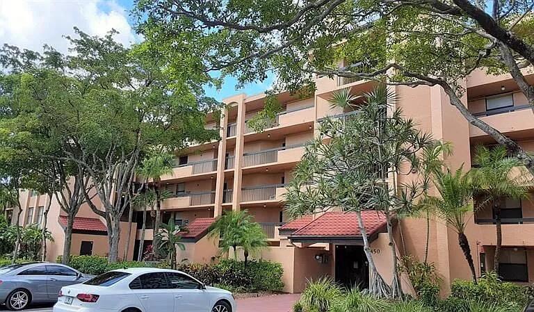 Photo of 450 Egret Circle #9203, Delray Beach, FL 33444 (MLS # R11108482)