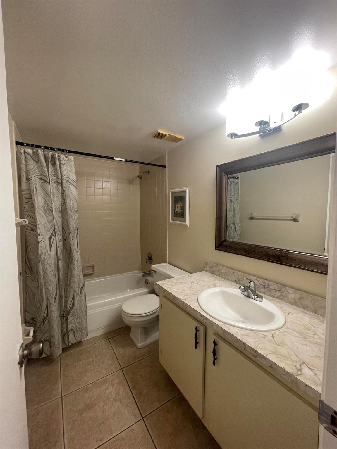 LAVERS DELRAY RACQUET CLUB CONDO - Residential Lease