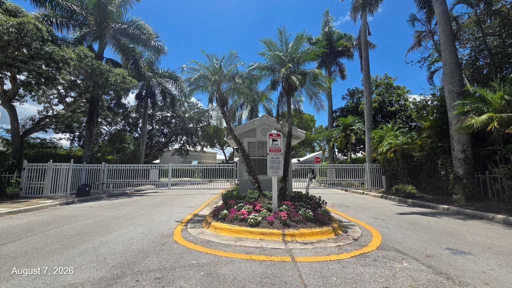 Photo of 9538 NW 8th Circle, Plantation, FL 33324 (MLS # B26078610)