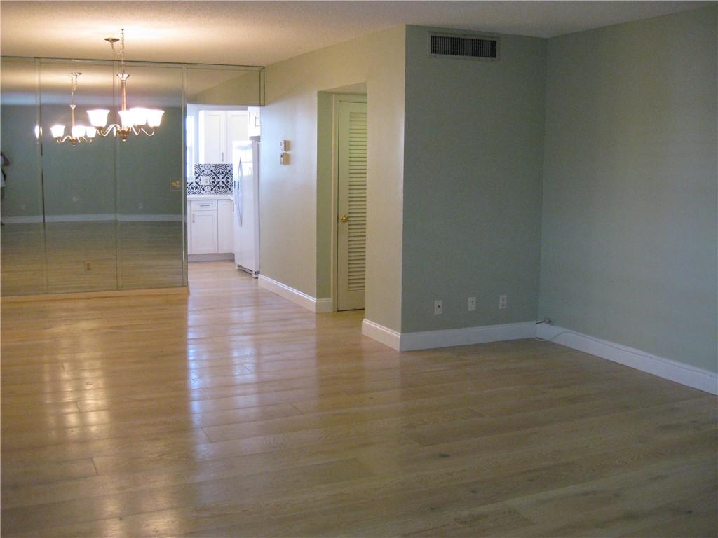 Colonial Manor East - Residential