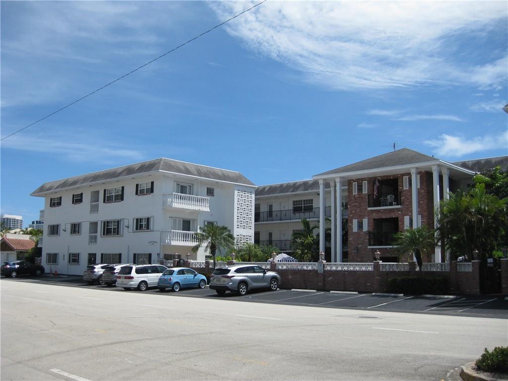 Colonial Manor East - Residential