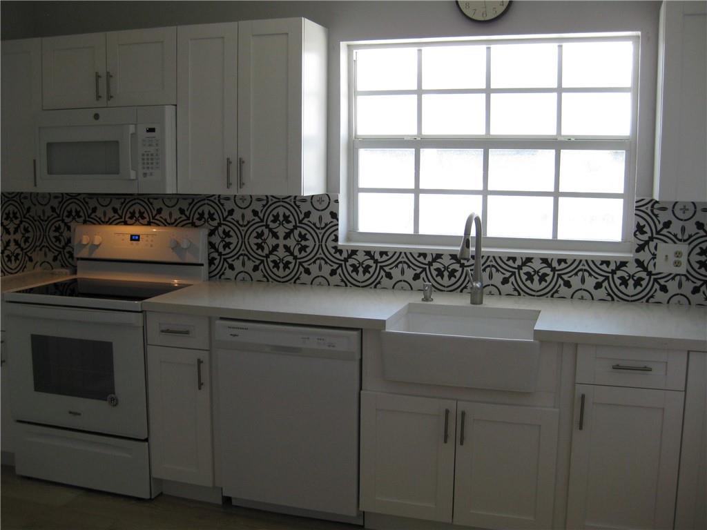 Colonial Manor East - Residential