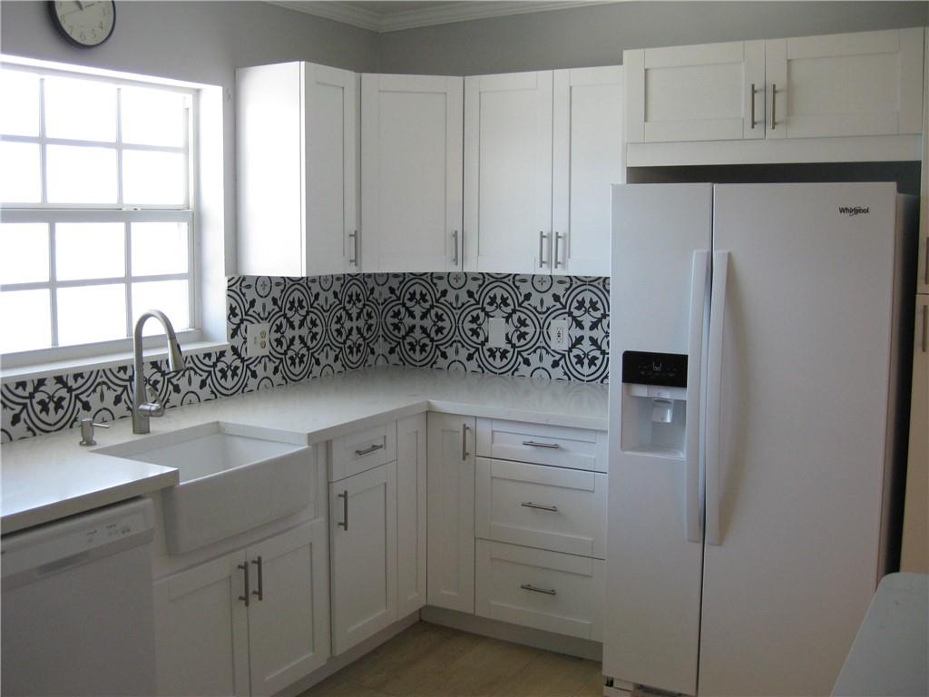 Colonial Manor East - Residential