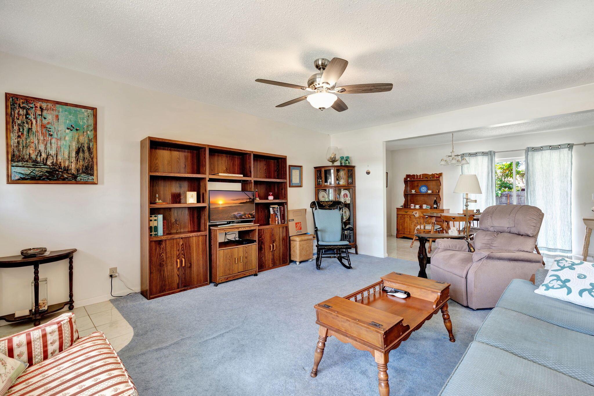 1101 Sioux Street, Jupiter, FL, 33458/$492,000 4 1101 Sioux Street