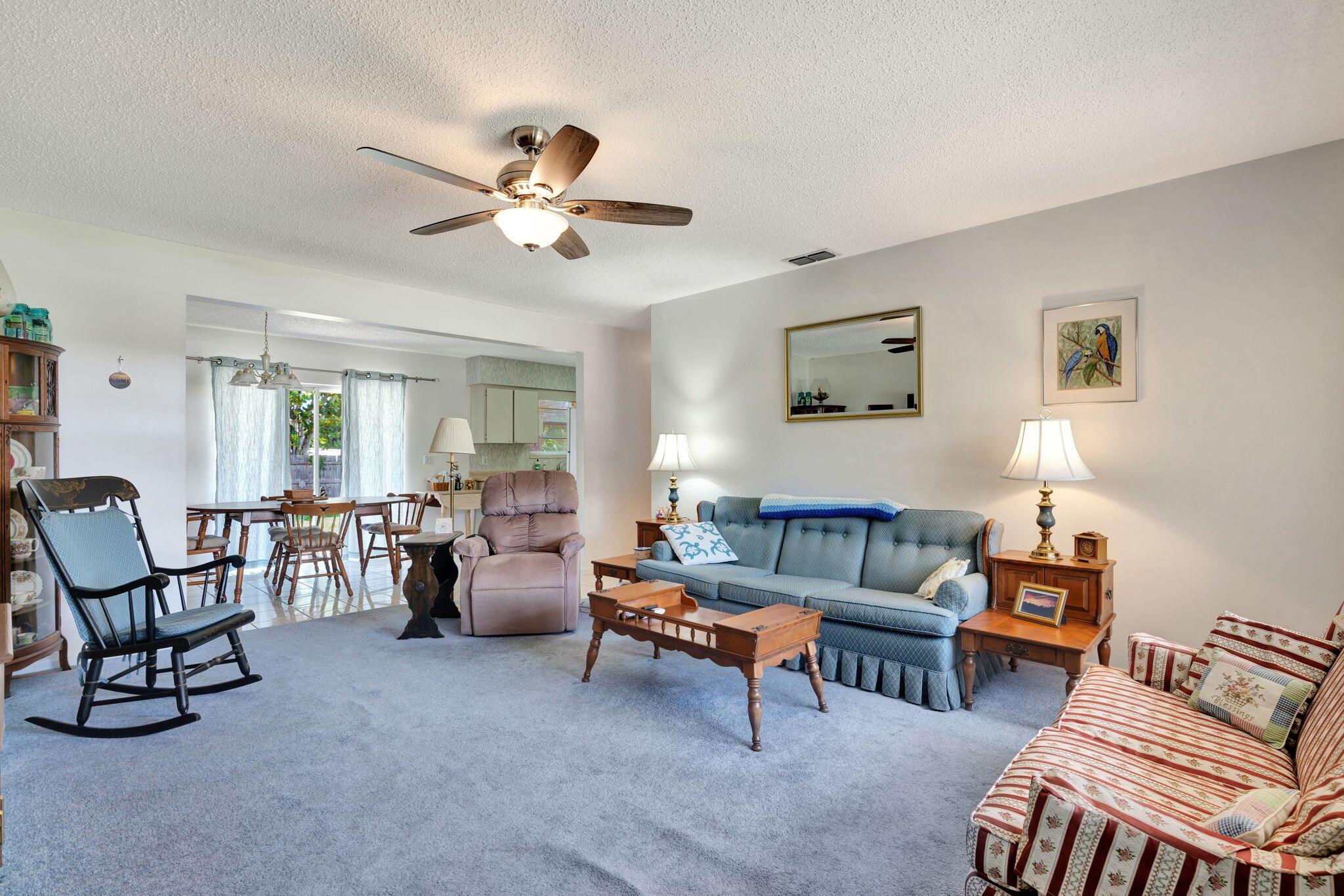 1101 Sioux Street, Jupiter, FL, 33458/$492,000 3 1101 Sioux Street