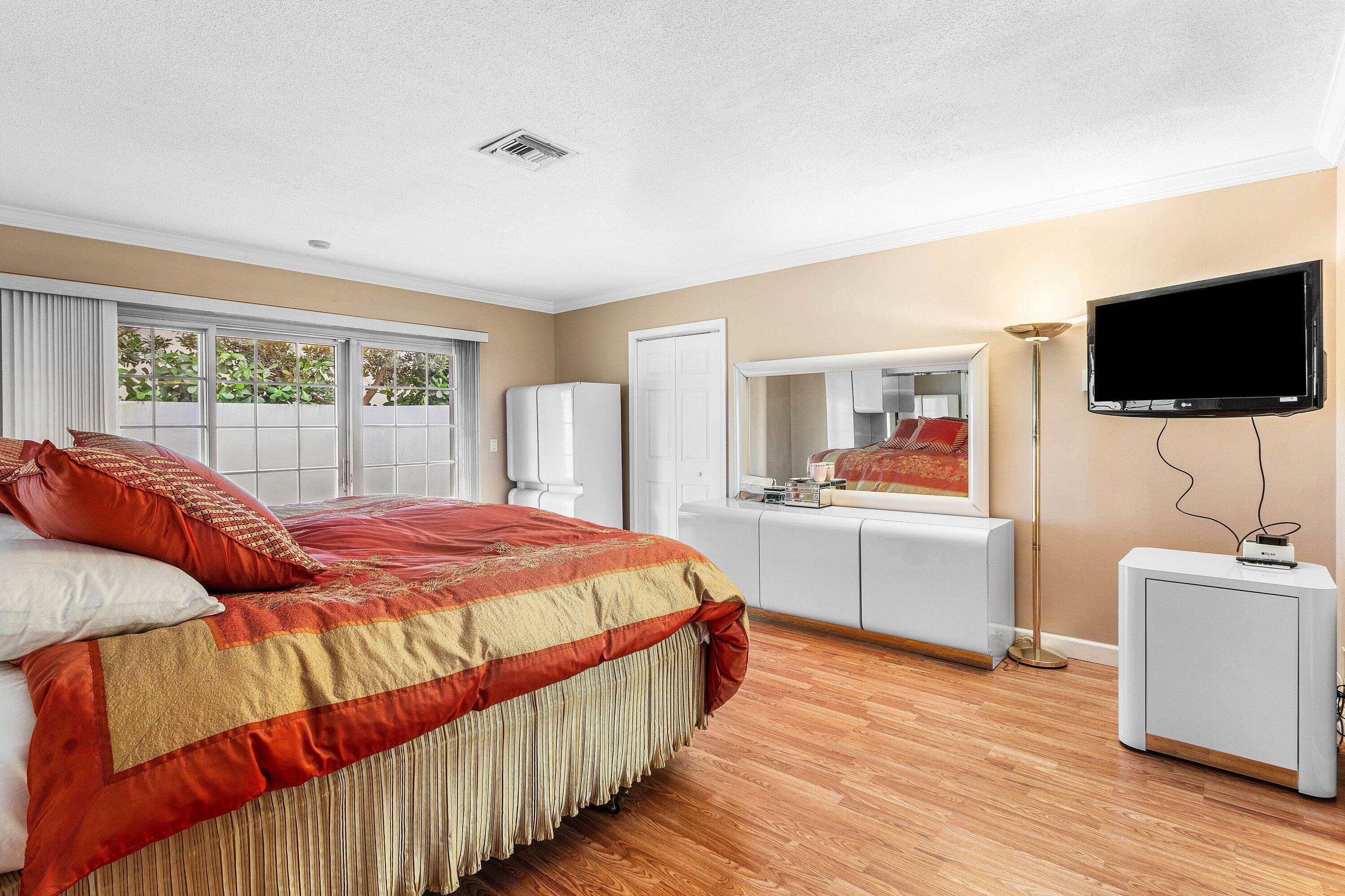 ROYAL PALM YACHT & COUNTR - Residential Lease