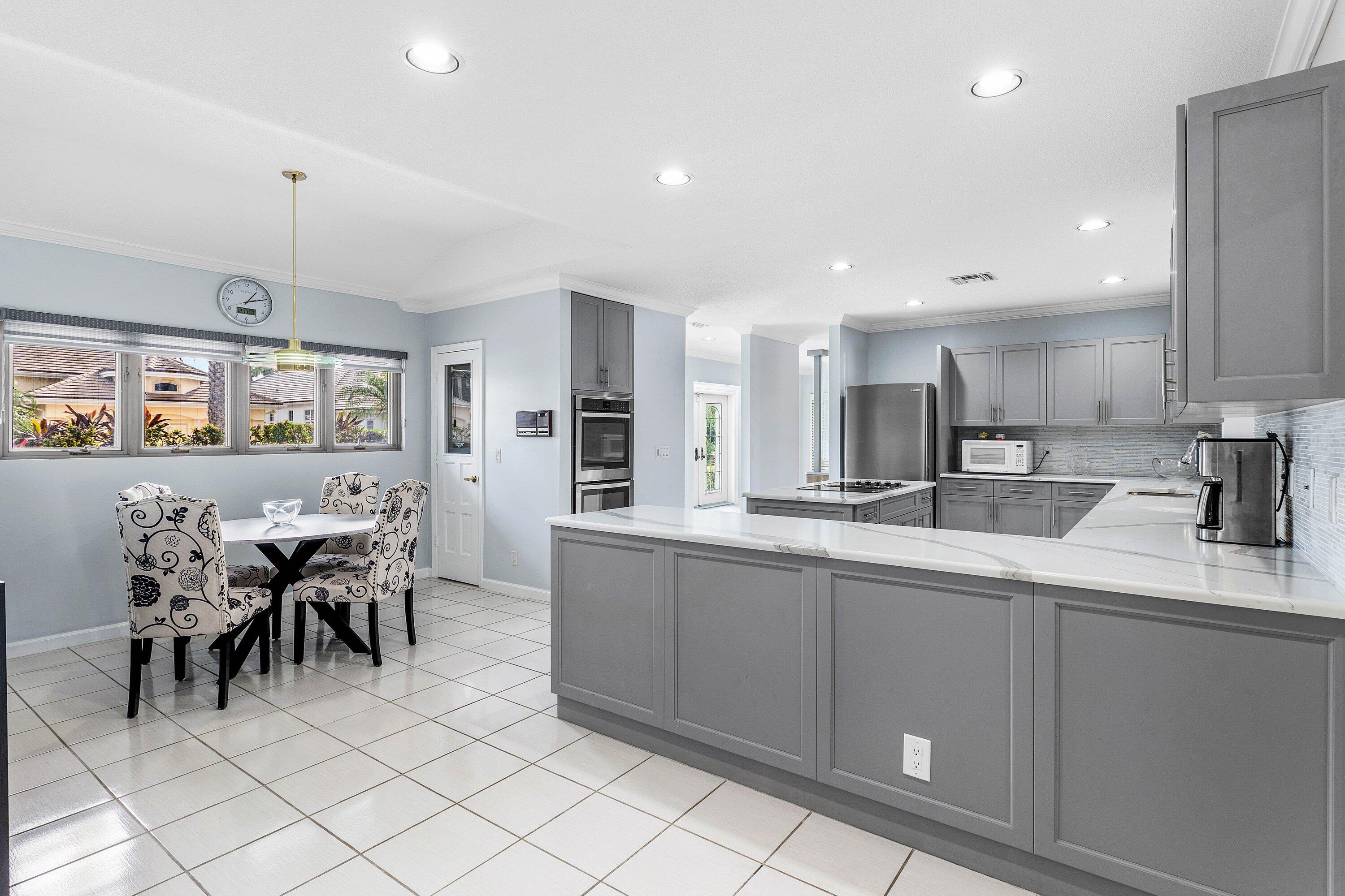 ROYAL PALM YACHT & COUNTR - Residential Lease