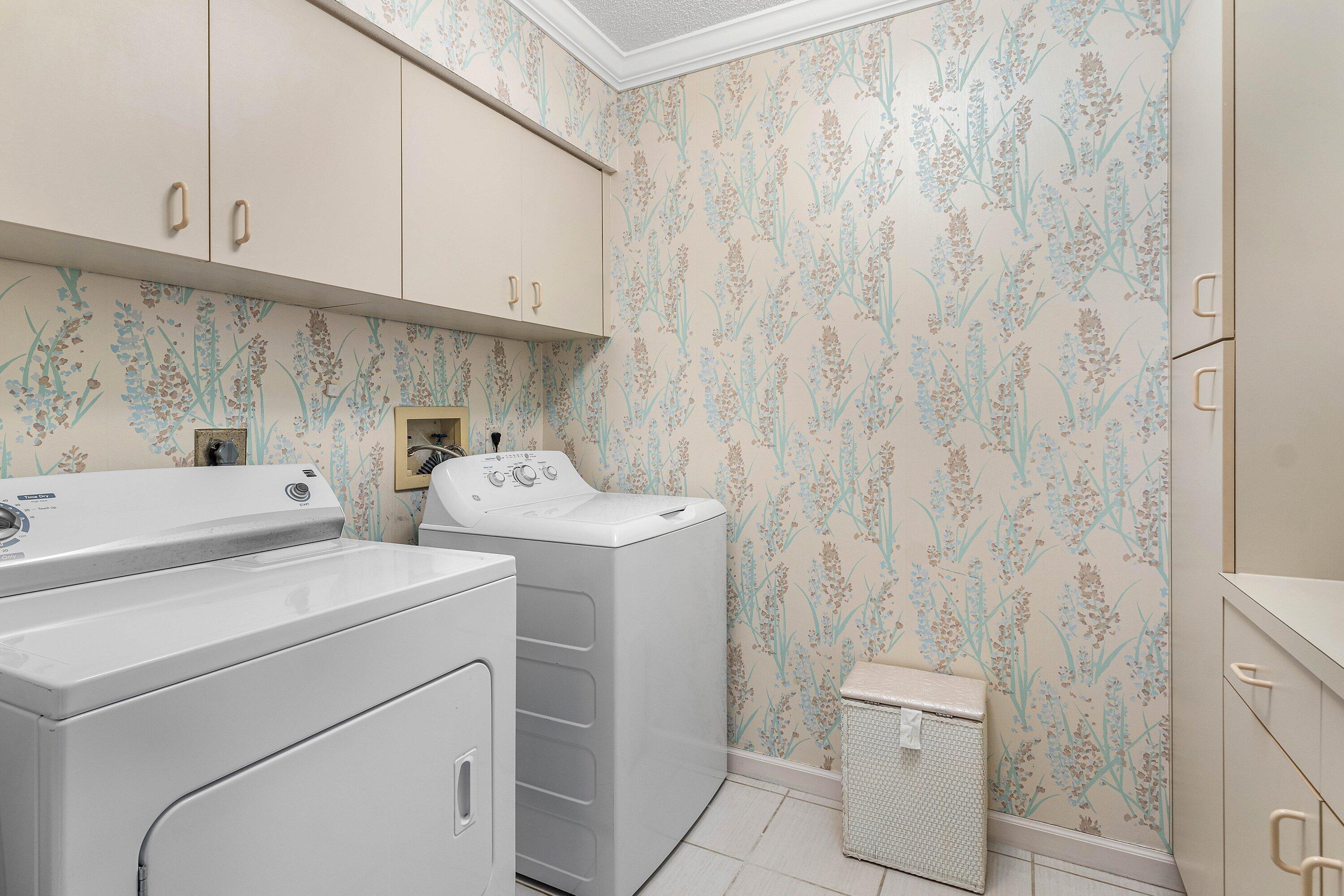 ROYAL PALM YACHT & COUNTR - Residential Lease