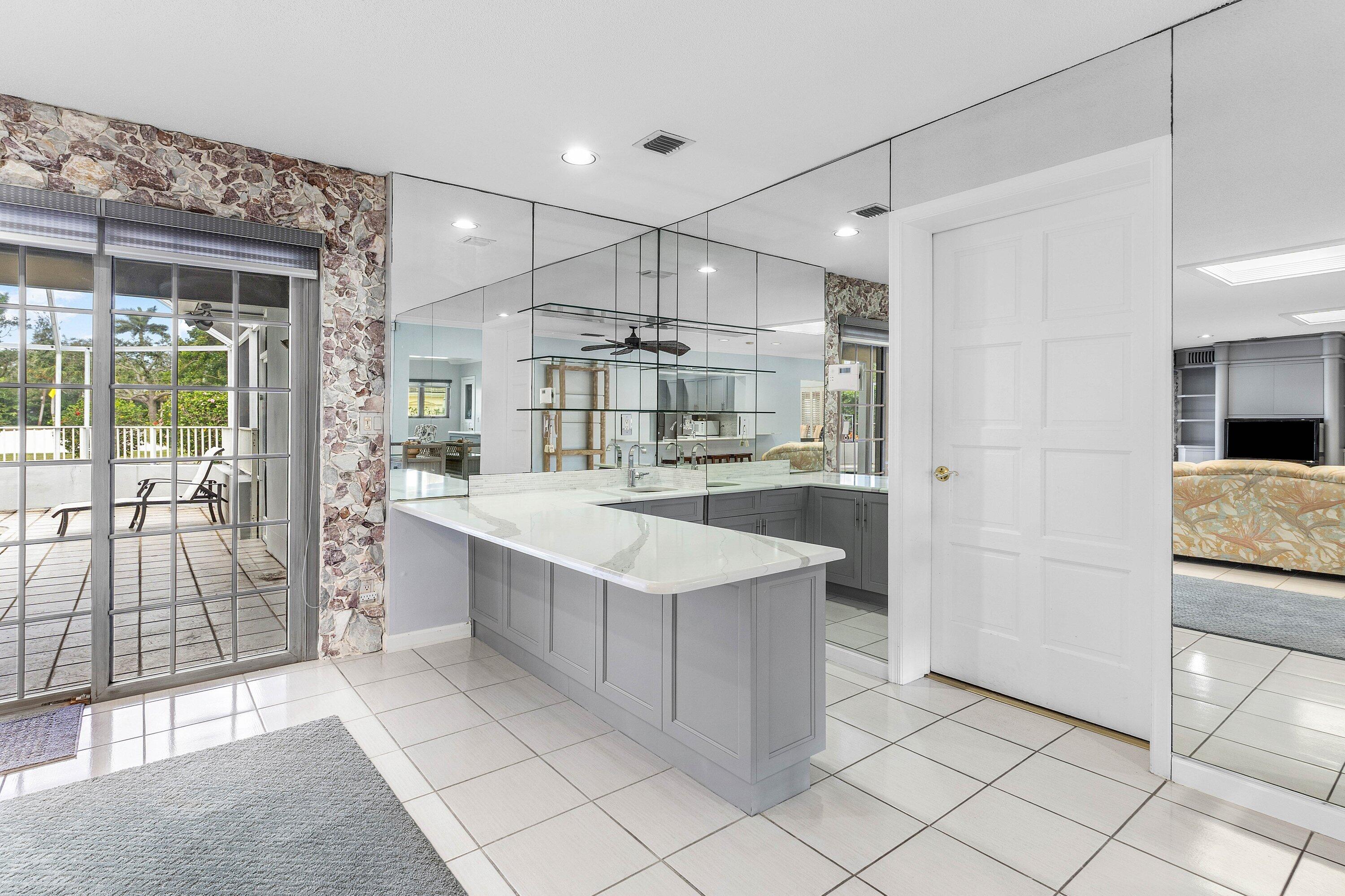 ROYAL PALM YACHT & COUNTR - Residential Lease