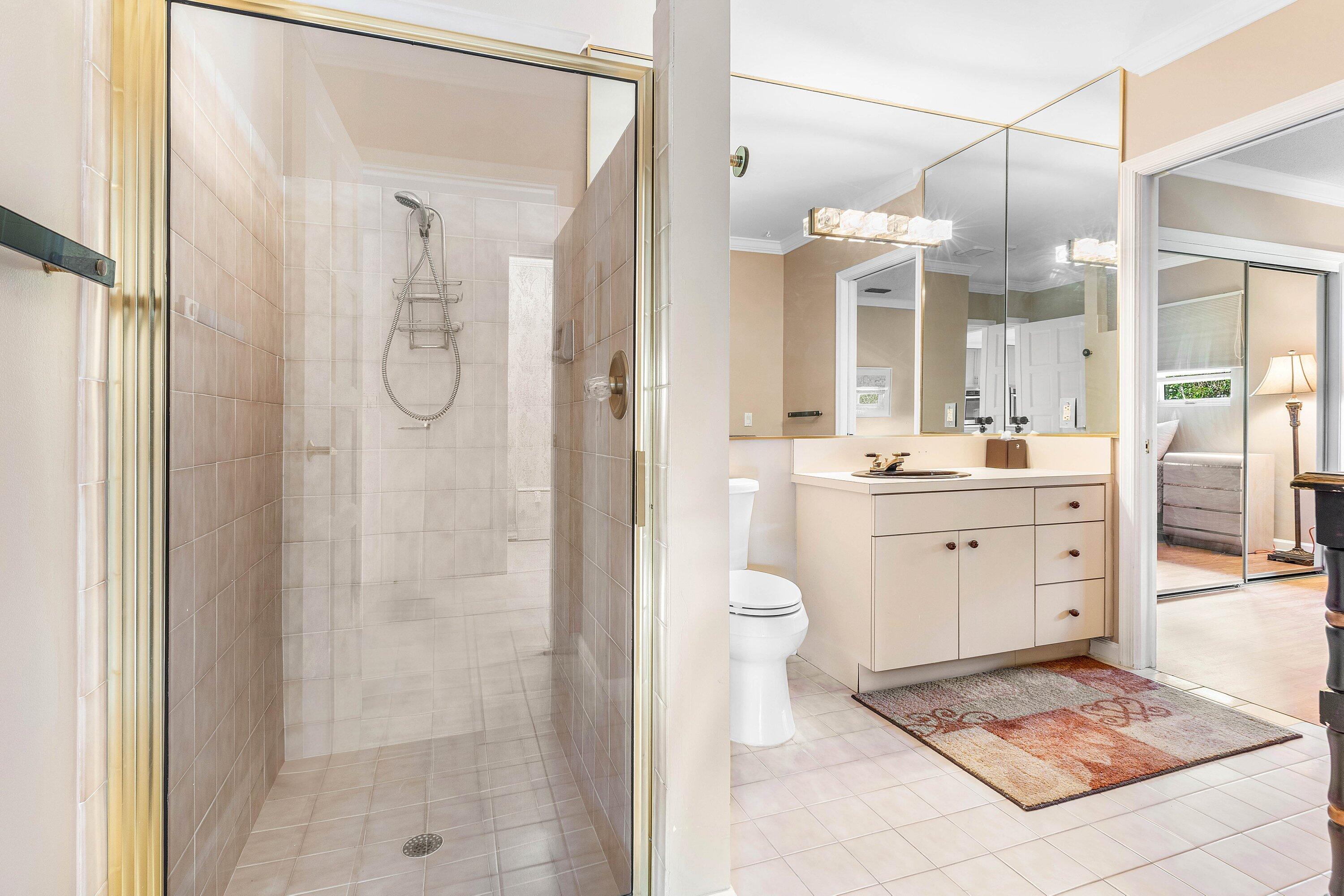 ROYAL PALM YACHT & COUNTR - Residential Lease