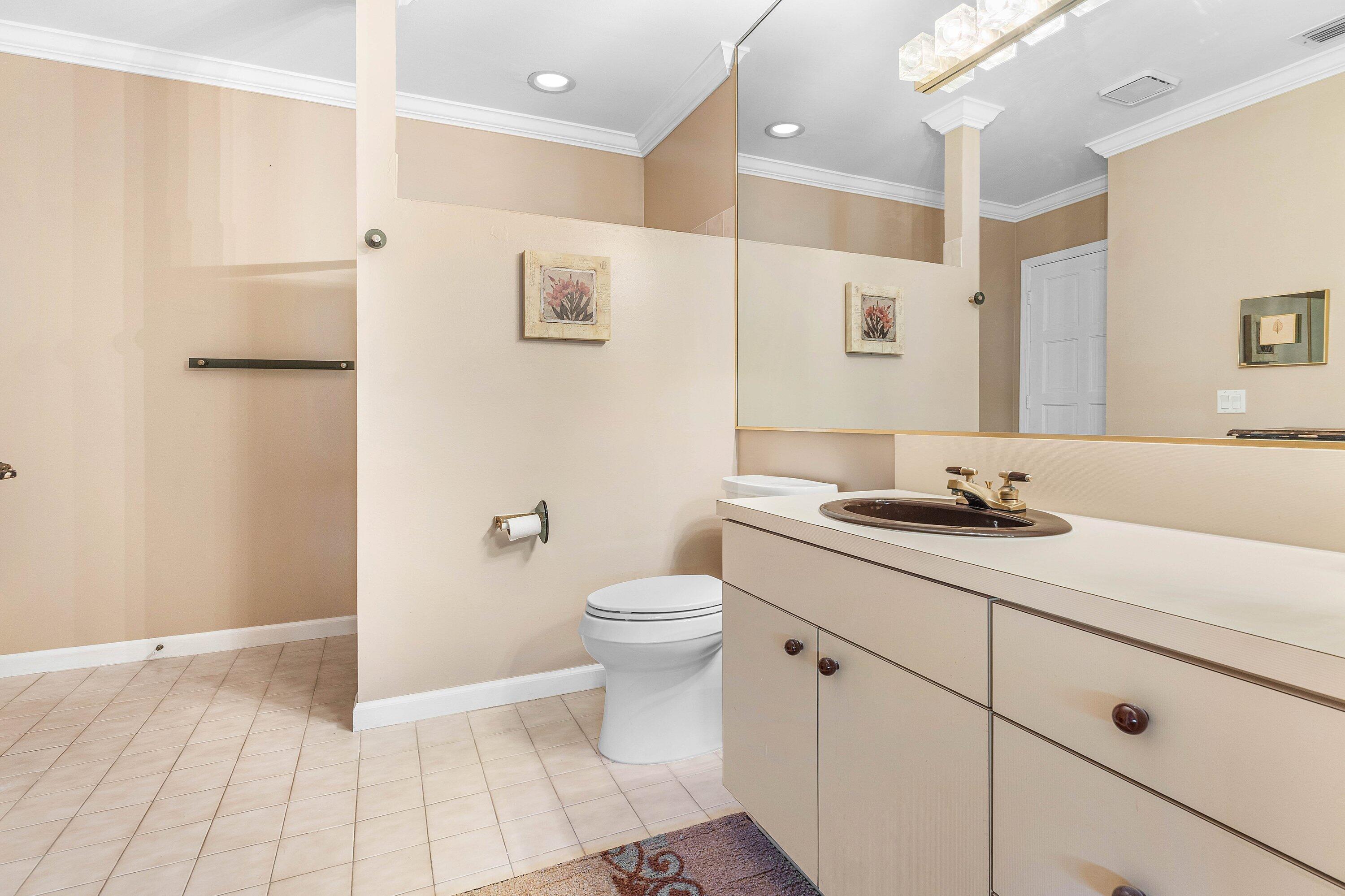 ROYAL PALM YACHT & COUNTR - Residential Lease