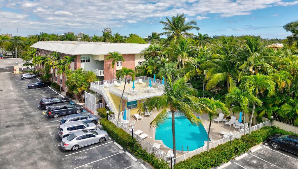 Photo of 2426 SE 17th Street #305, Fort Lauderdale, FL 33316 (MLS # F10513458)