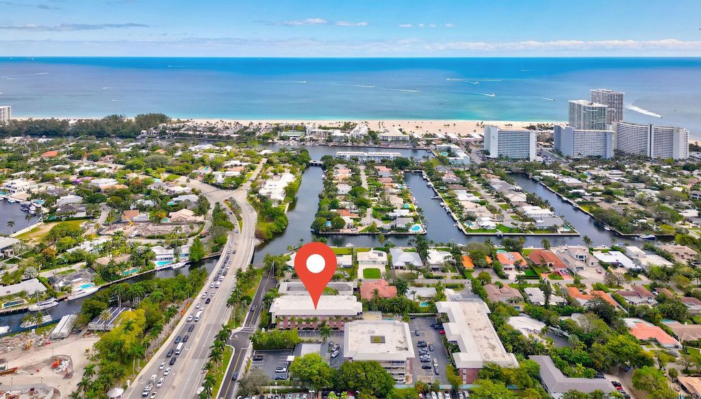 Photo of 2426 SE 17th Street #305, Fort Lauderdale, FL 33316 (MLS # F10513458)