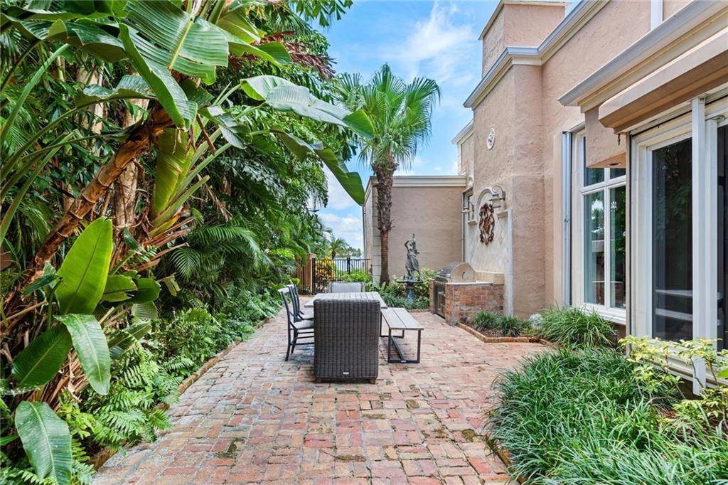 Las Olas Isles - Residential