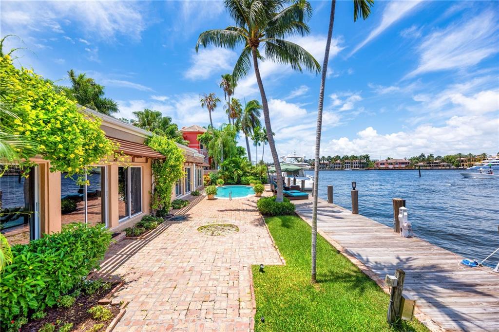 Las Olas Isles - Residential