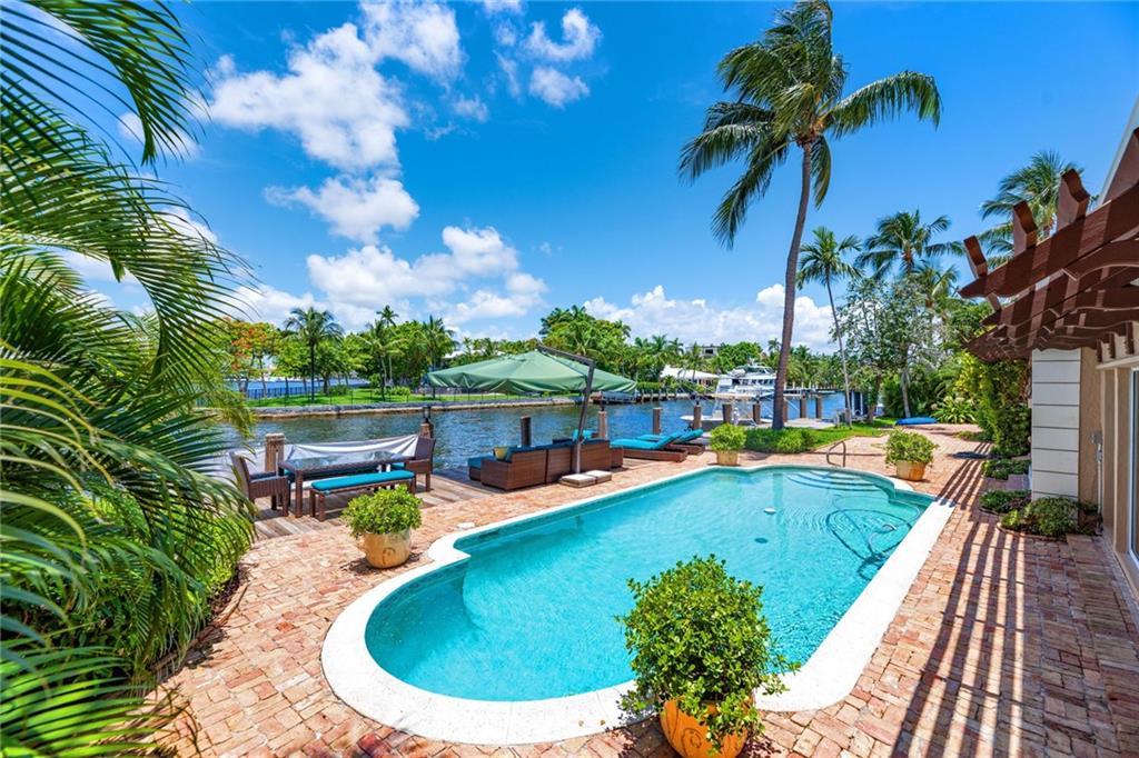 Las Olas Isles - Residential