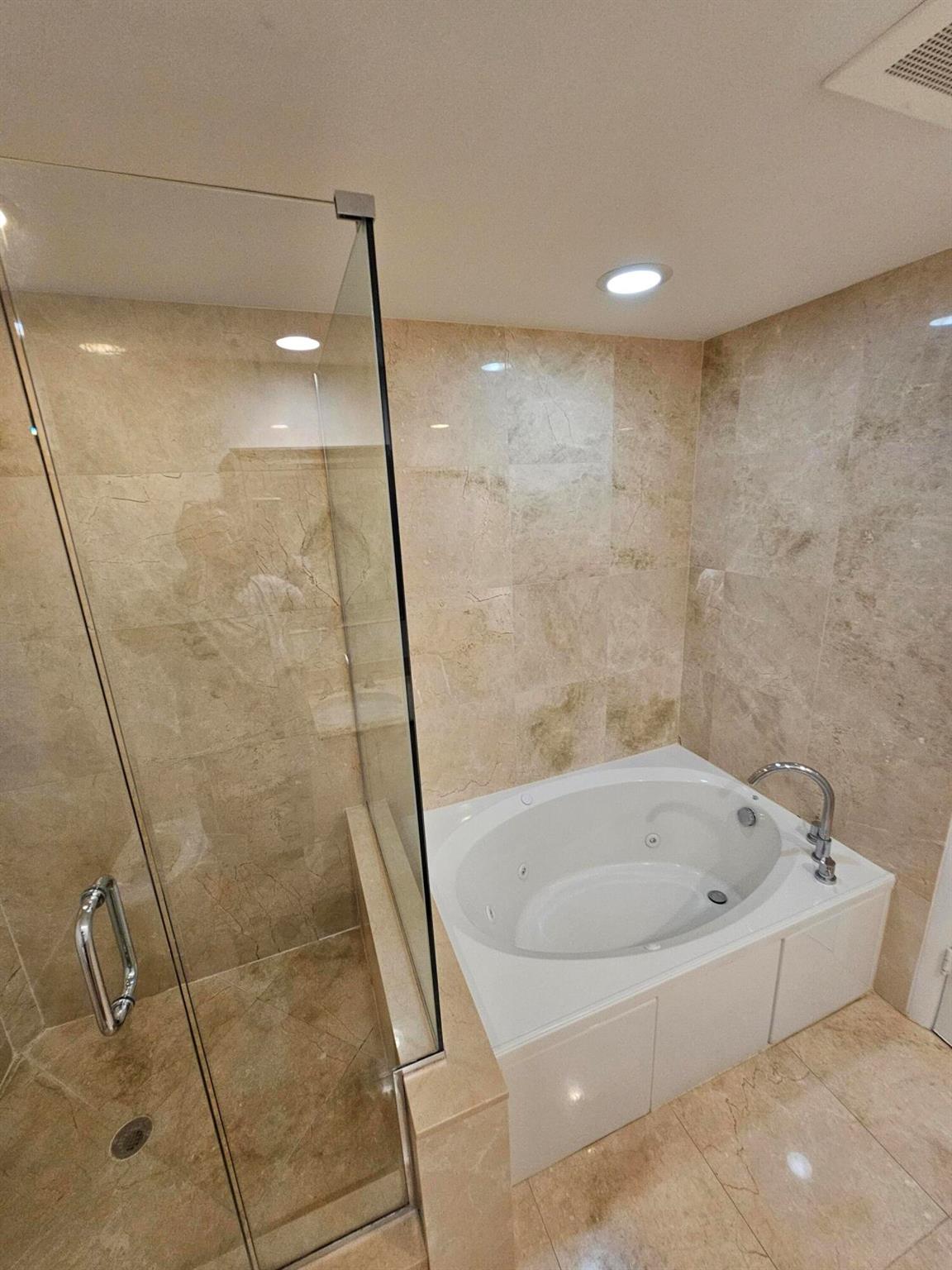 CITYPLACE SOUTH TOWER CONDO - Residential Lease