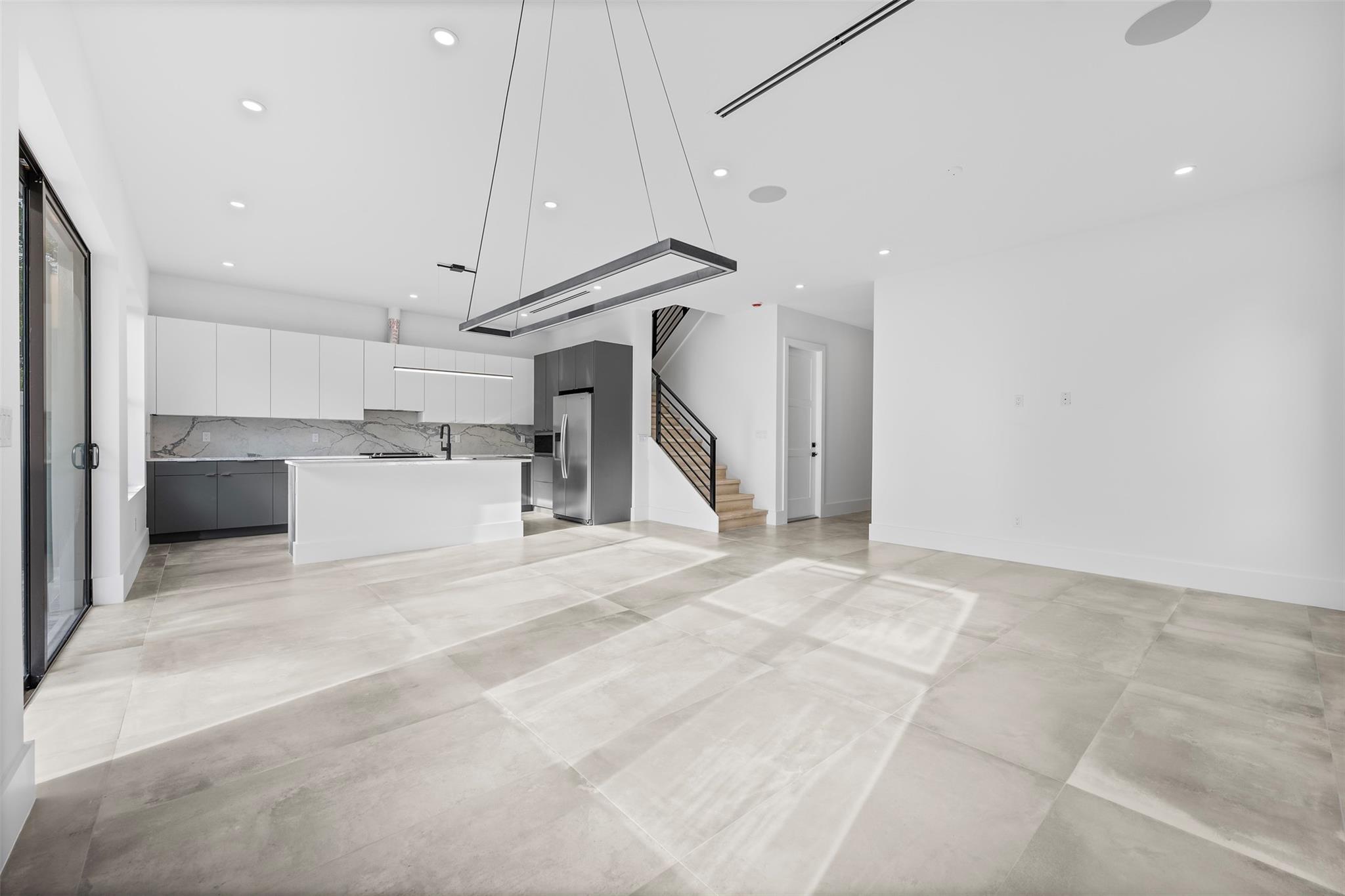 3294 SW 15th Ave